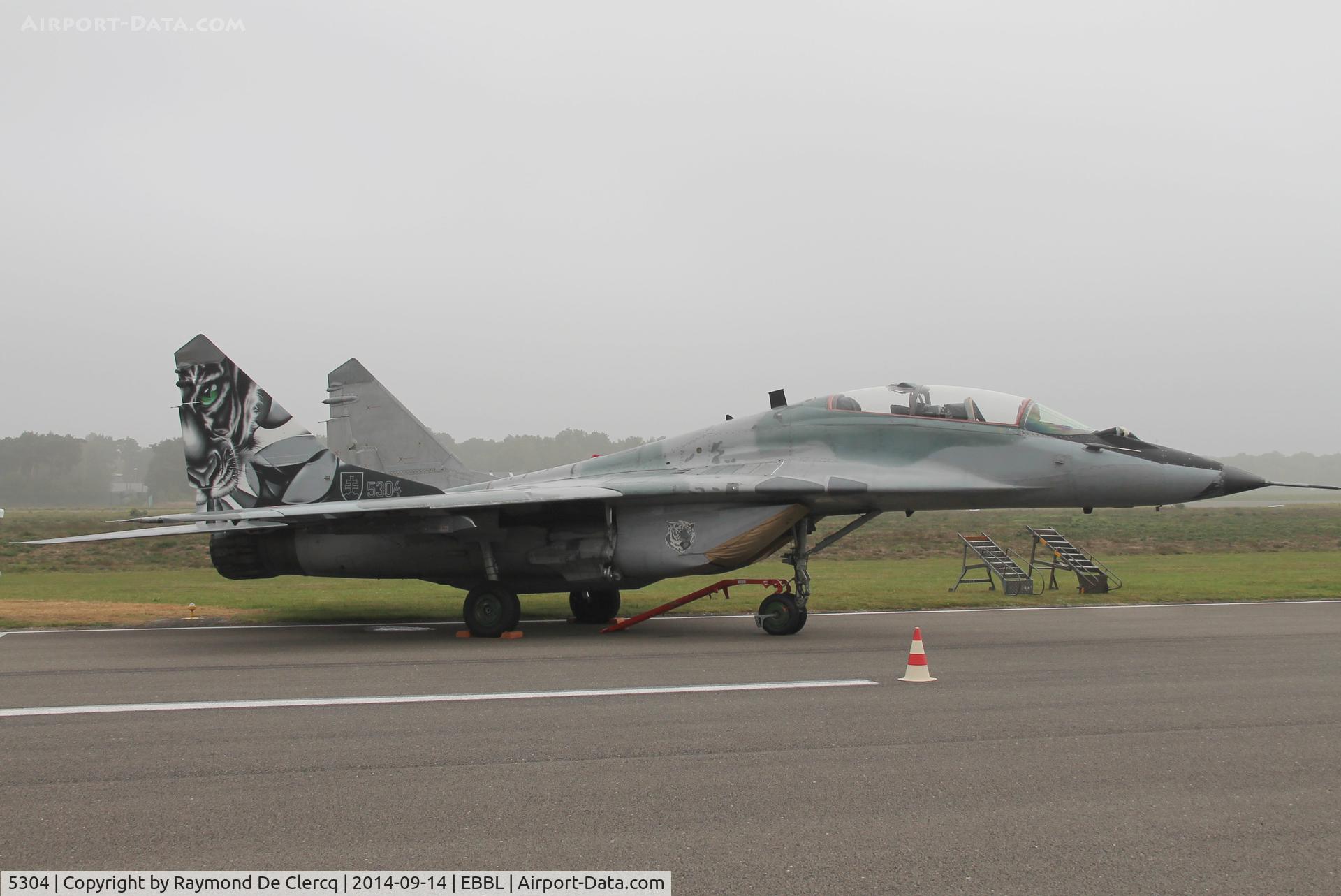 5304, Mikoyan-Gurevich MiG-29UB C/N N50903028253, On a misty morning at Kleine Brogel.