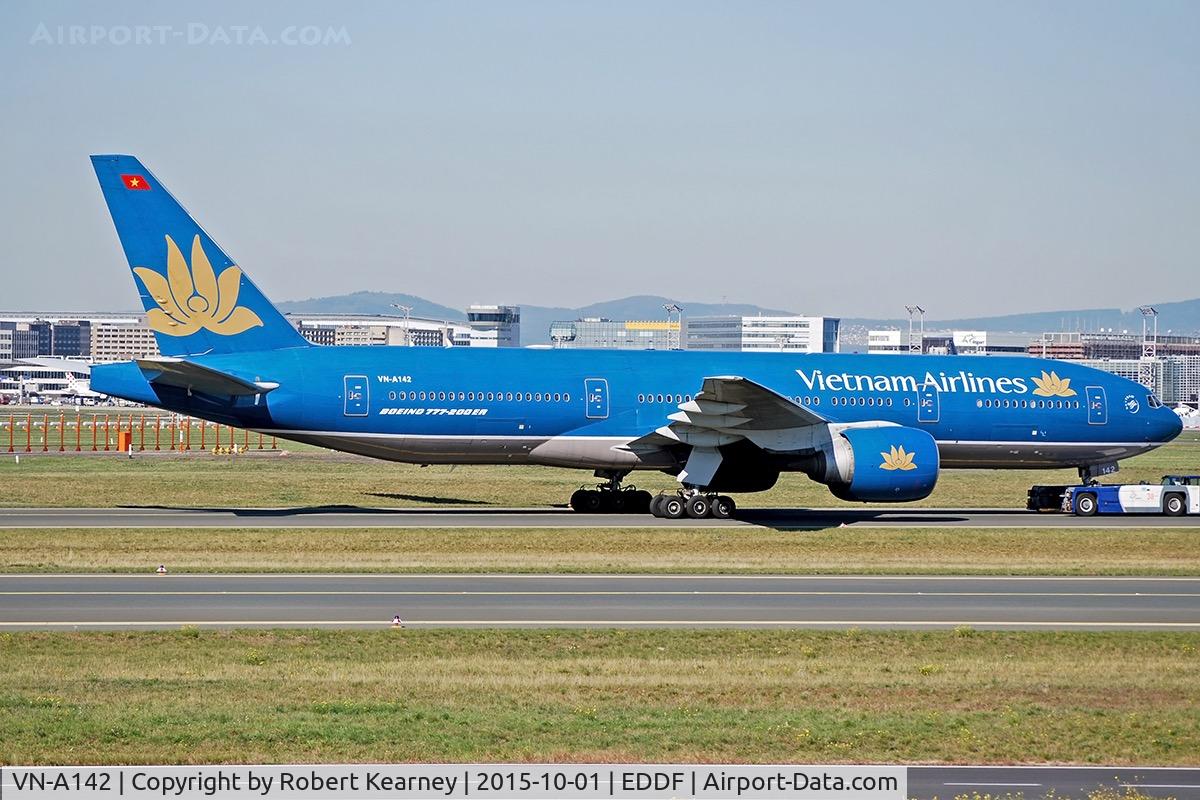 VN-A142, 2003 Boeing 777-2Q8/ER C/N 32701, On tow around to stand