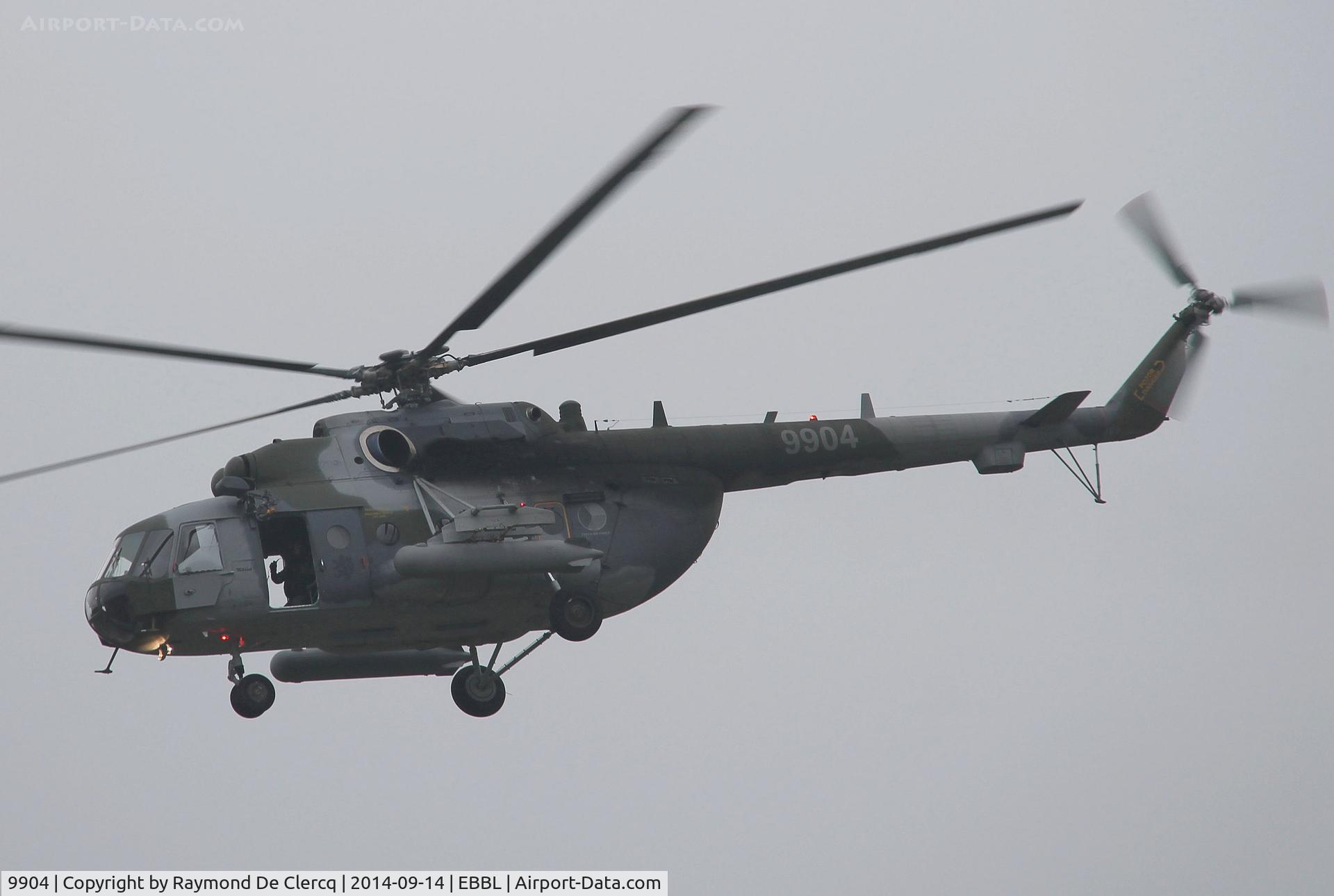 9904, Mil Mi-171Sh Hip C/N 59489619904, During the Air force Days at EBBL.