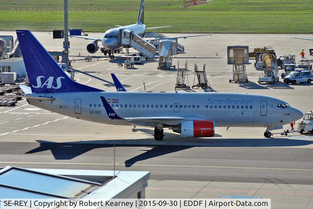 SE-REY, 2002 Boeing 737-76N C/N 32737, Taxiing out for departure