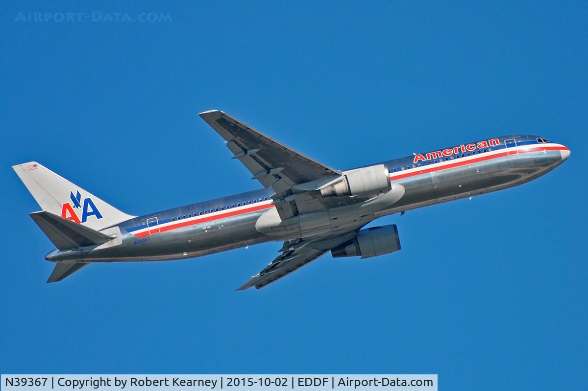 N39367, 1991 Boeing 767-323 C/N 25194, Climbing out of EDDF