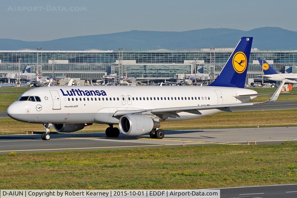 D-AIUN, 2015 Airbus A320-214 C/N 6549, Taxiing out for departure