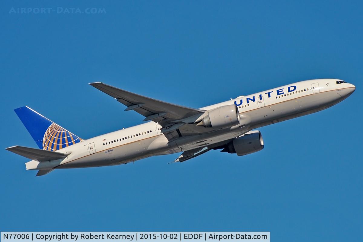 N77006, 1998 Boeing 777-224 C/N 29476, Climbing out of EDDF