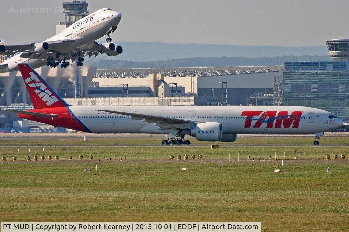 PT-MUD, 2008 Boeing 777-32W/ER C/N 37667, Taxiing in after arrival