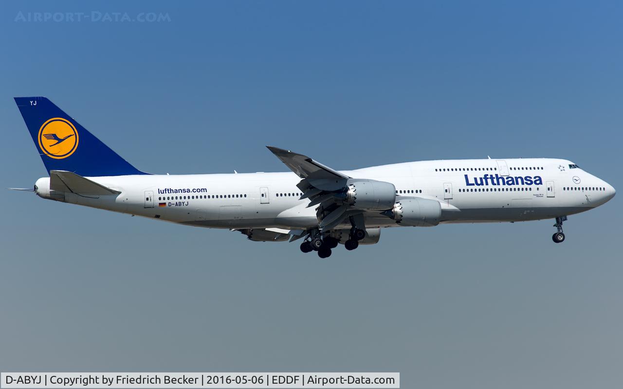 D-ABYJ, 2013 Boeing 747-830 C/N 37834, on fina RW07C