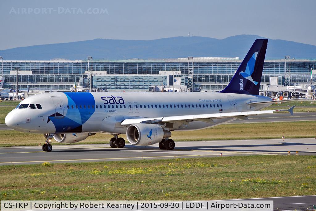 CS-TKP, 2003 Airbus A320-214 C/N 2011, Taxiing out for departure