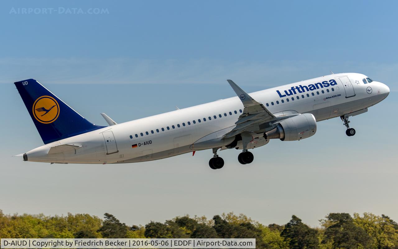 D-AIUD, 2014 Airbus A320-214 C/N 6033, departure via RW18W