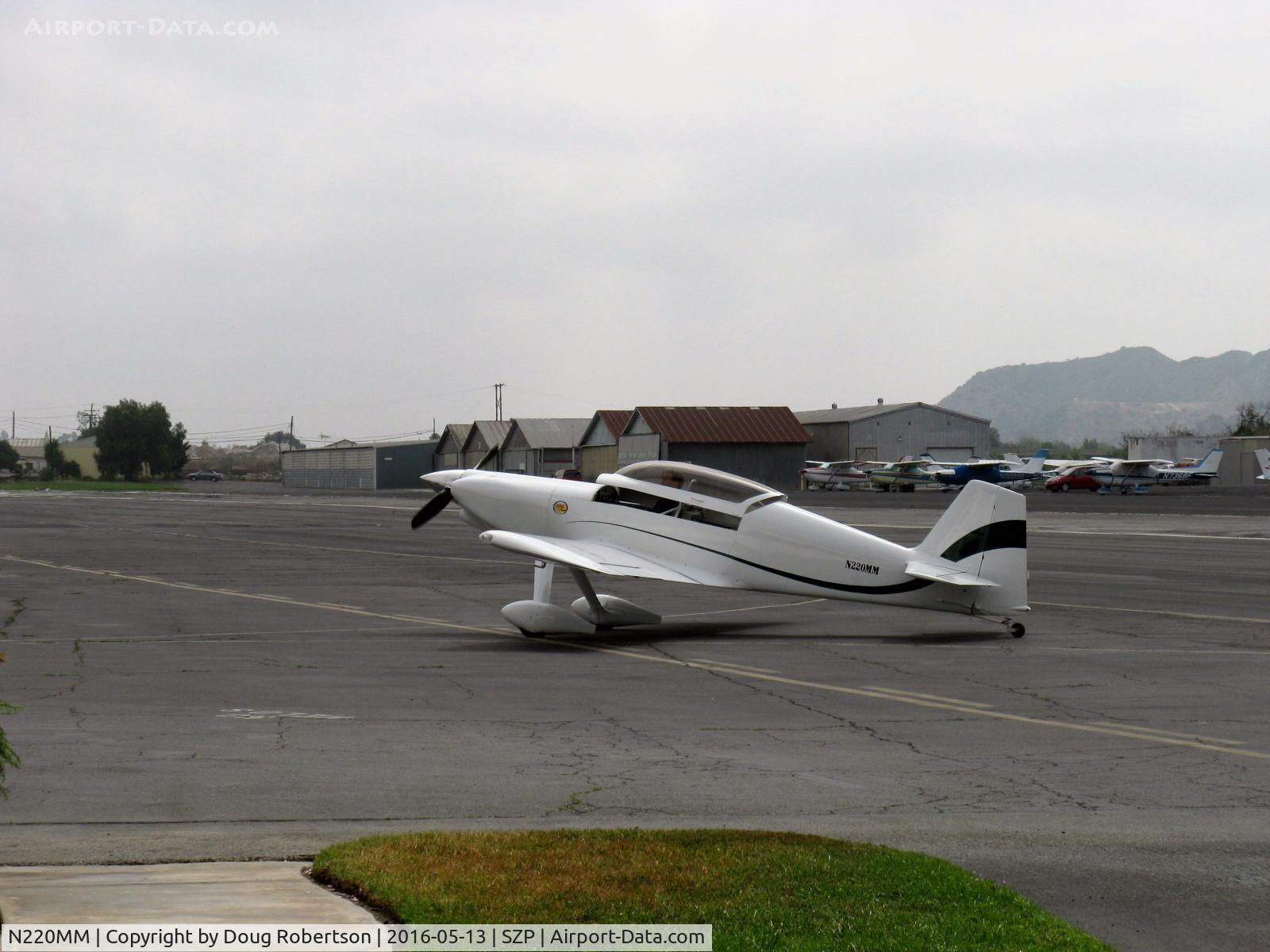N220MM, 2001 Harmon Rocket II C/N 279, 2001 Hogan HARMON ROCKET II 'Mollie Maguire', Lycoming IO-540 250 Hp, taxi to fuel dock