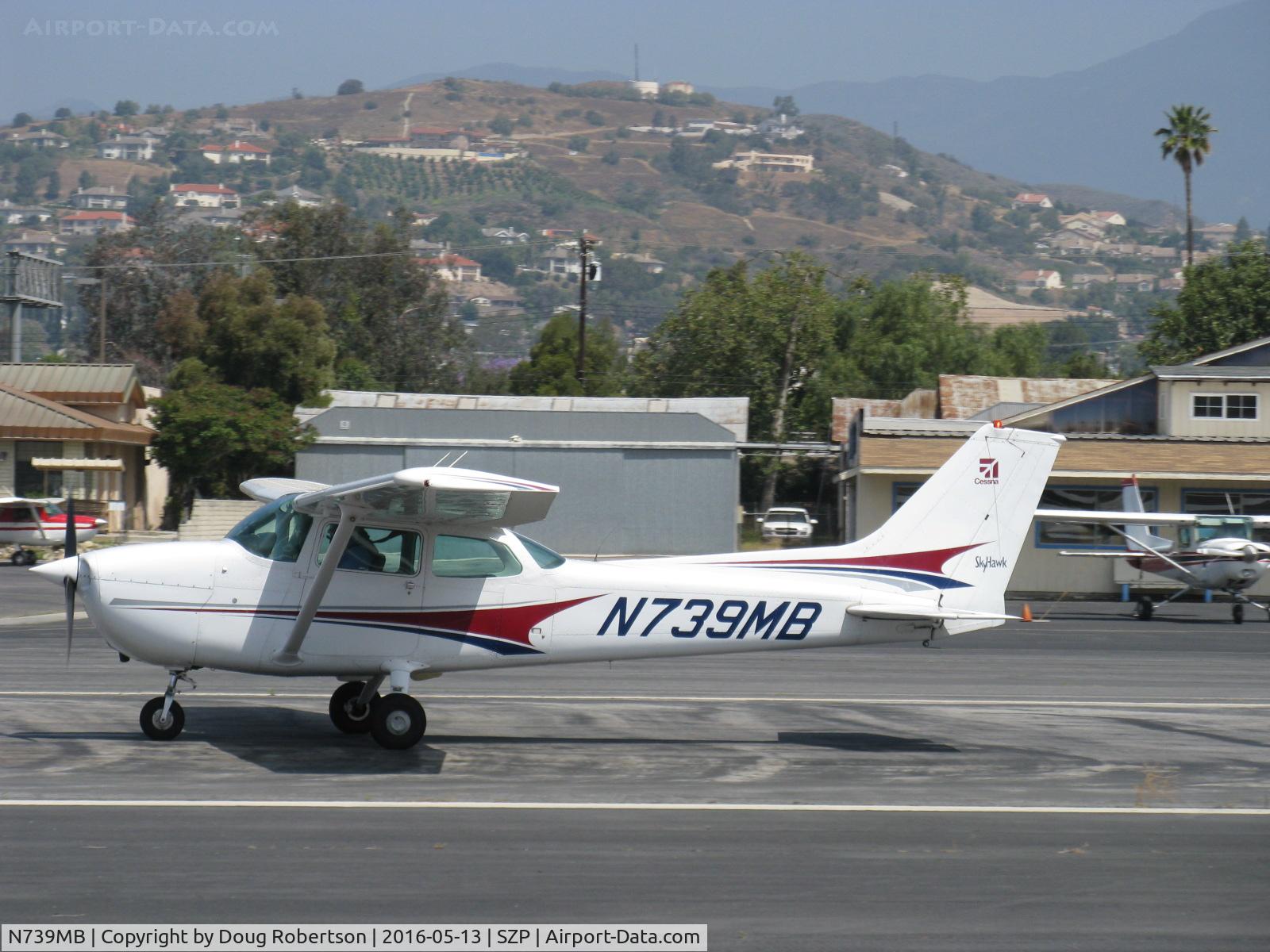 N739MB, 1978 Cessna 172N C/N 17270641, 1978 Cessna 172N SKYHAWK, Lycoming O-320-H2AD 160 Hp, takeoff roll Rwy 22
