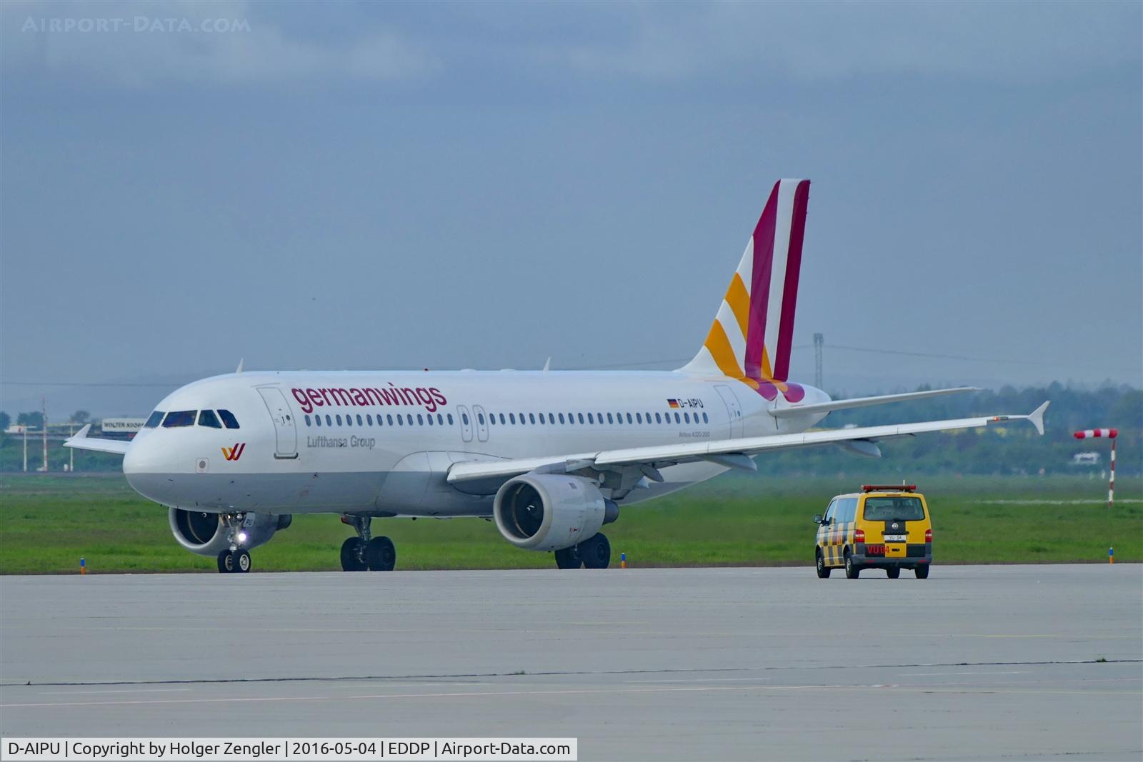 D-AIPU, 1990 Airbus A320-211 C/N 135, Ready for a short jump to DUS.....