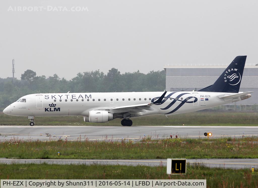 PH-EZX, 2012 Embraer 190LR (ERJ-190-100LR) C/N 19000545, Ready for take off from rwy 23