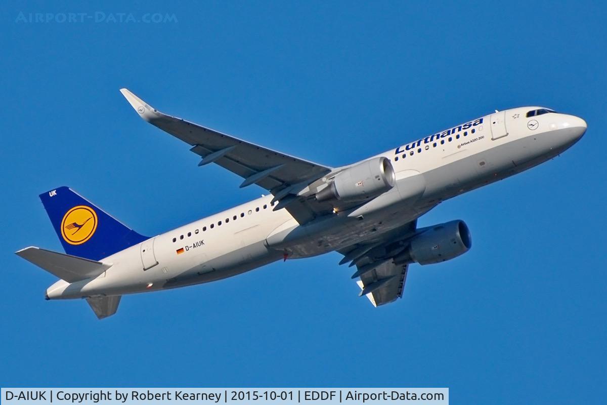 D-AIUK, 2015 Airbus A320-214 C/N 6423, Climbing out of EDDF