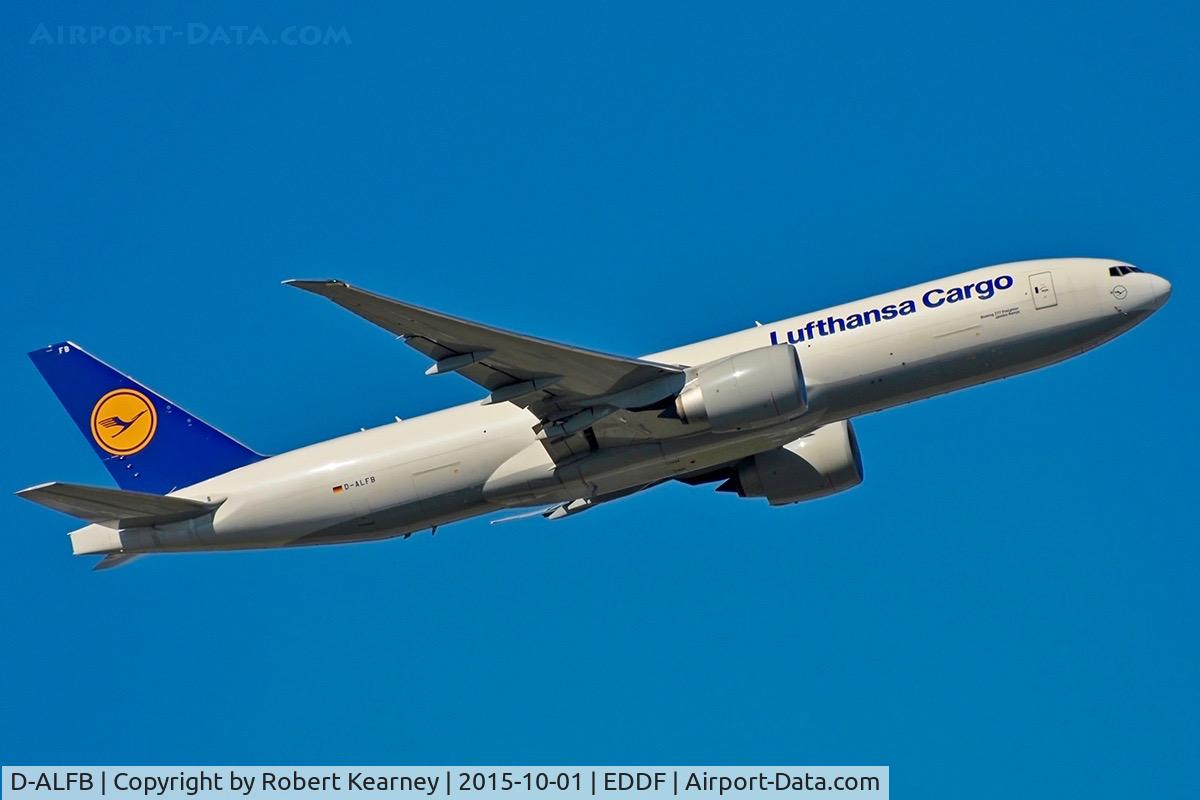 D-ALFB, 2013 Boeing 777-FBT C/N 41675, Climbing out of EDDF