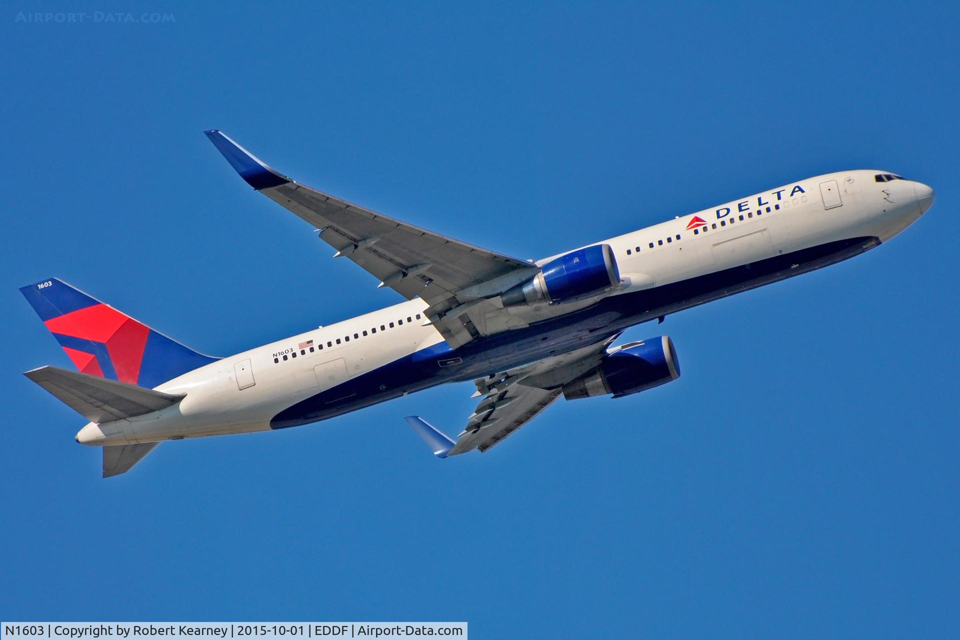 N1603, 1999 Boeing 767-332 C/N 29695, Climbing out of EDDF