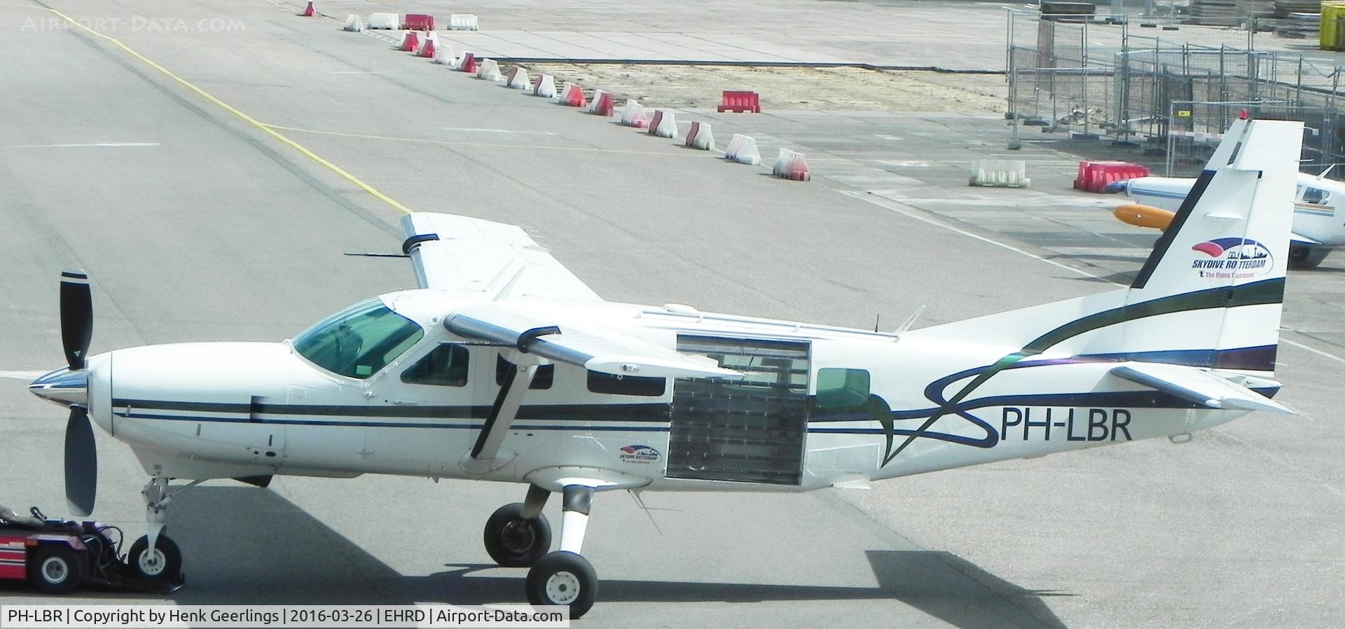 PH-LBR, 1986 Cessna 208 Caravan 1 C/N 20800101, Paraclub