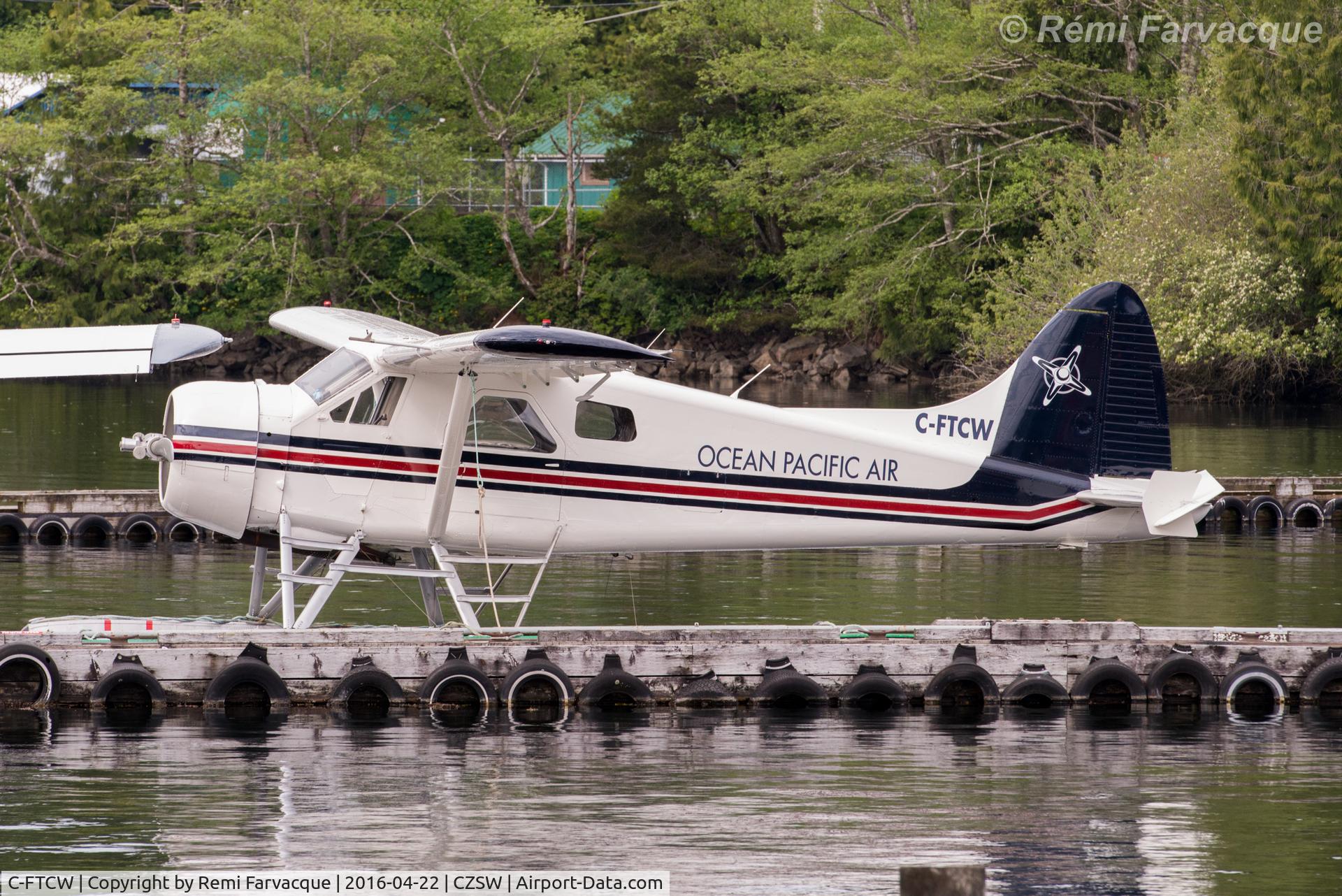 C-FTCW, 1954 De Havilland Canada DHC-2 Beaver Mk.I C/N 646, Parked by terminal