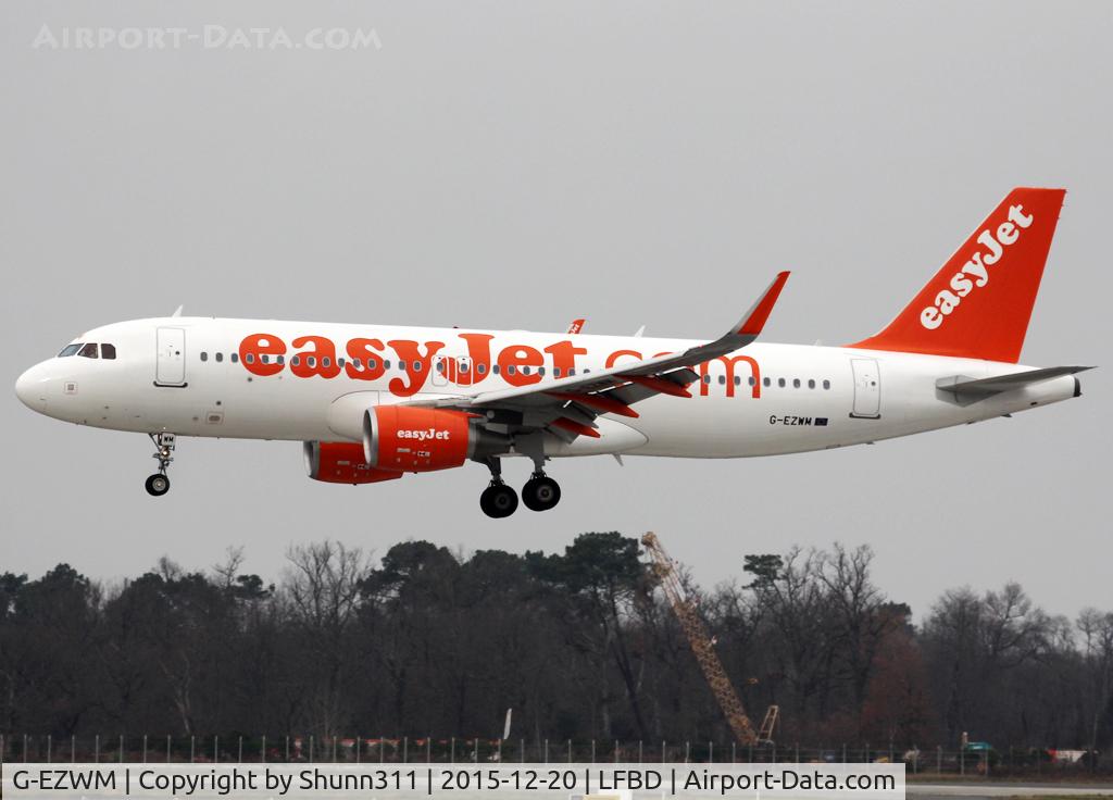 G-EZWM, 2013 Airbus A320-214 C/N 5739, Landing rwy 23