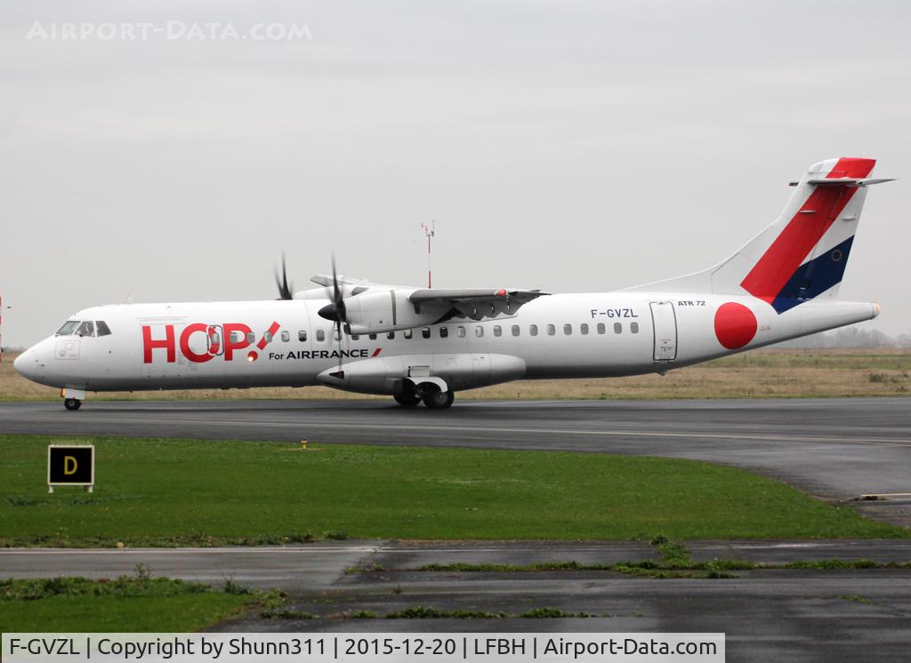 F-GVZL, 1998 ATR 72-212A C/N 553, Taxiing for departure...