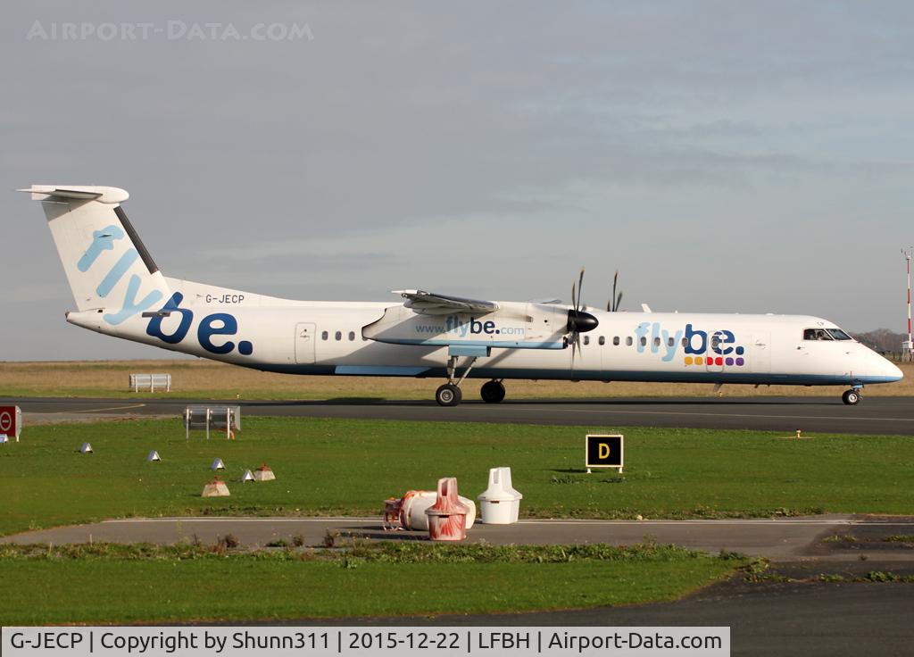G-JECP, 2006 De Havilland Canada DHC-8-402Q Dash 8 C/N 4136, Taxiing to the Terminal...