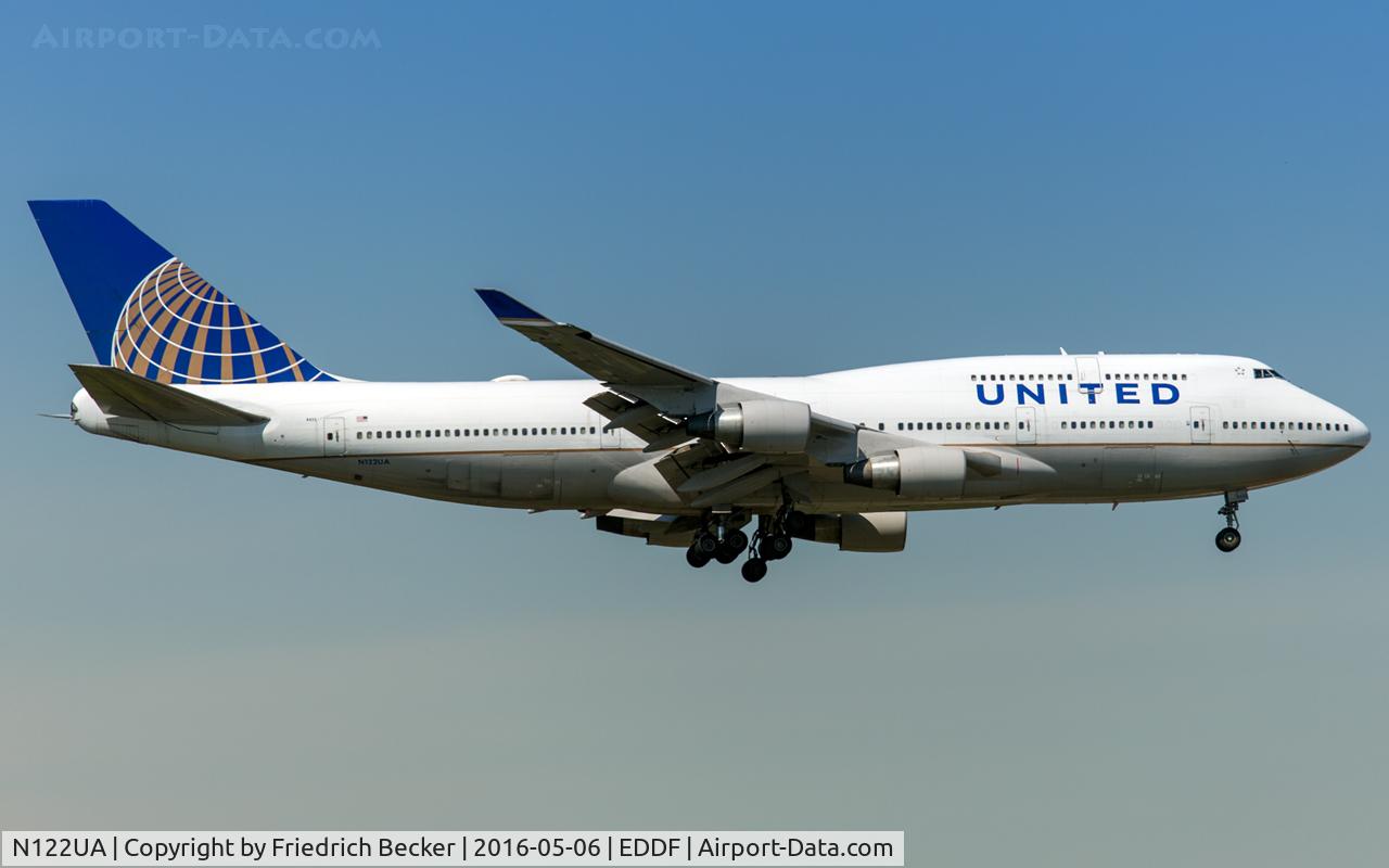 N122UA, 1999 Boeing 747-422 C/N 29168, on final RW07C