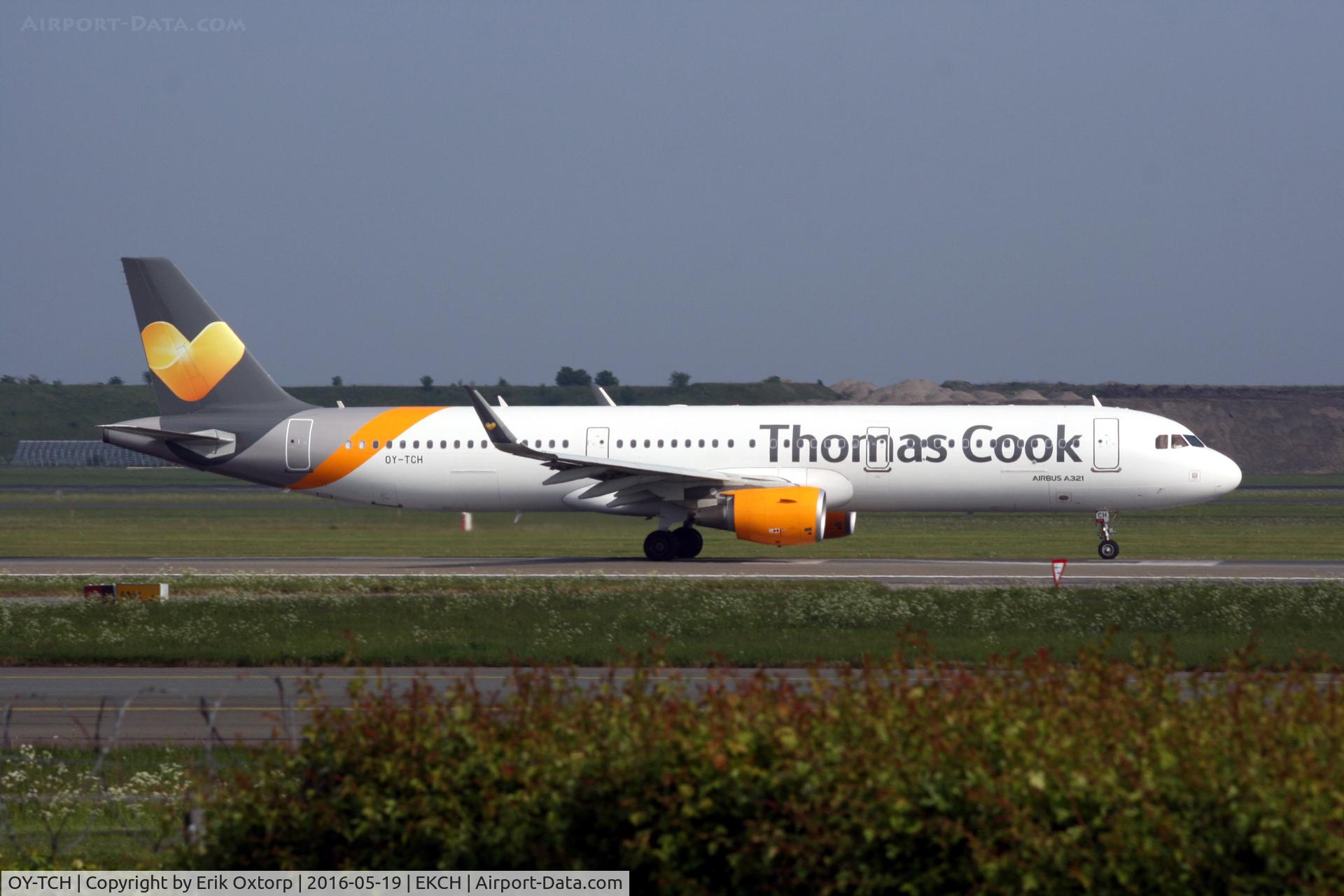OY-TCH, 2015 Airbus A321-211 C/N 6438, OY-TCH taking off rw 22R