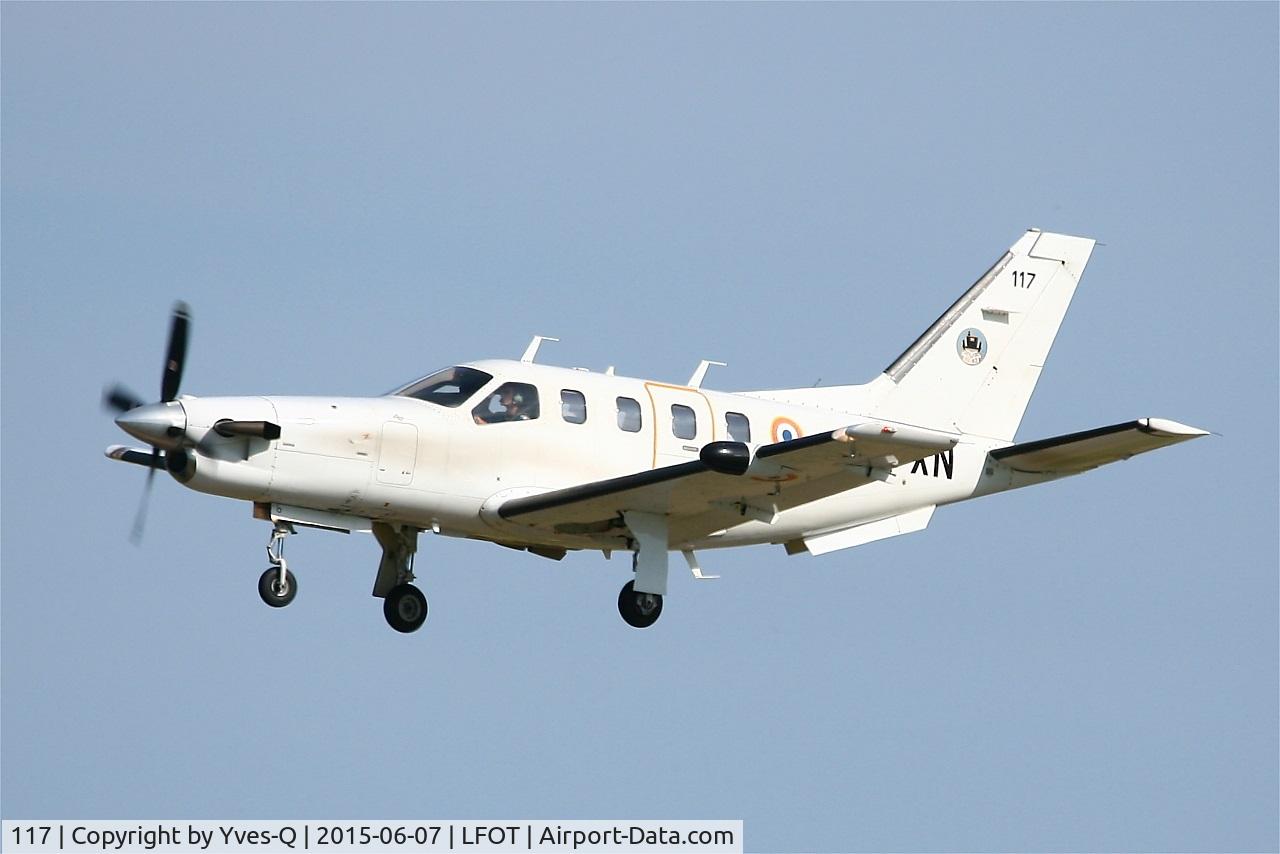 117, Socata TBM-700A C/N 117, Socata TBM-700A, Take-off rwy 02, Tours-St Symphorien Air Base 705 (LFOT-TUF) Open day 2015