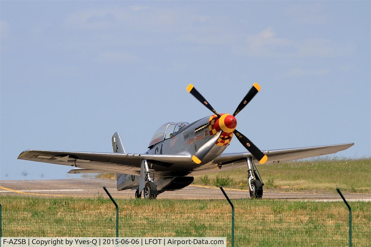 F-AZSB, 1944 North American P-51D Mustang C/N 122-40967, North American P-51D Mustang, Taxiing to holding point rwy 02, Tours-St Symphorien Air Base 705 (LFOT-TUF) Open day 2015