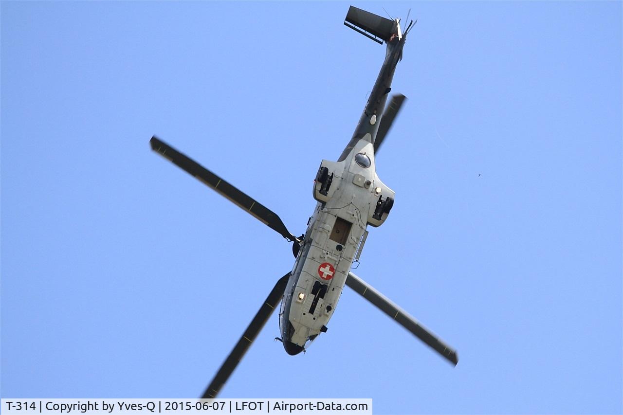 T-314, 1991 Aerospatiale TH89 Super Puma (AS-332M1) C/N 2328, Swiss Air Force Aerospatiale TH89 Super Puma, On display, Tours-St Symphorien Air Base 705 (LFOT-TUF) Open day 2015