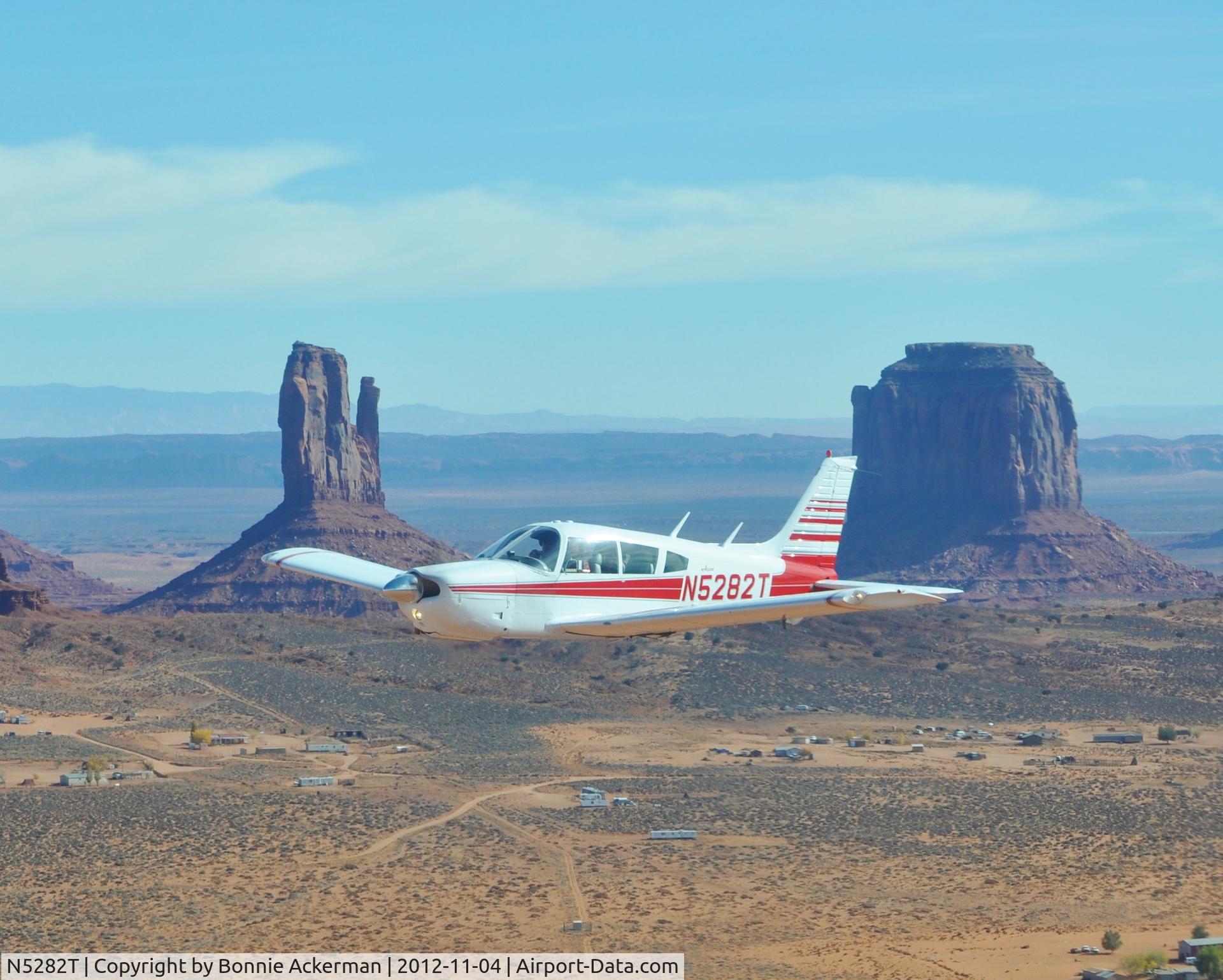 N5282T, 1972 Piper PA-28R-200 C/N 28R-7235215, N5282T over Monument Valley