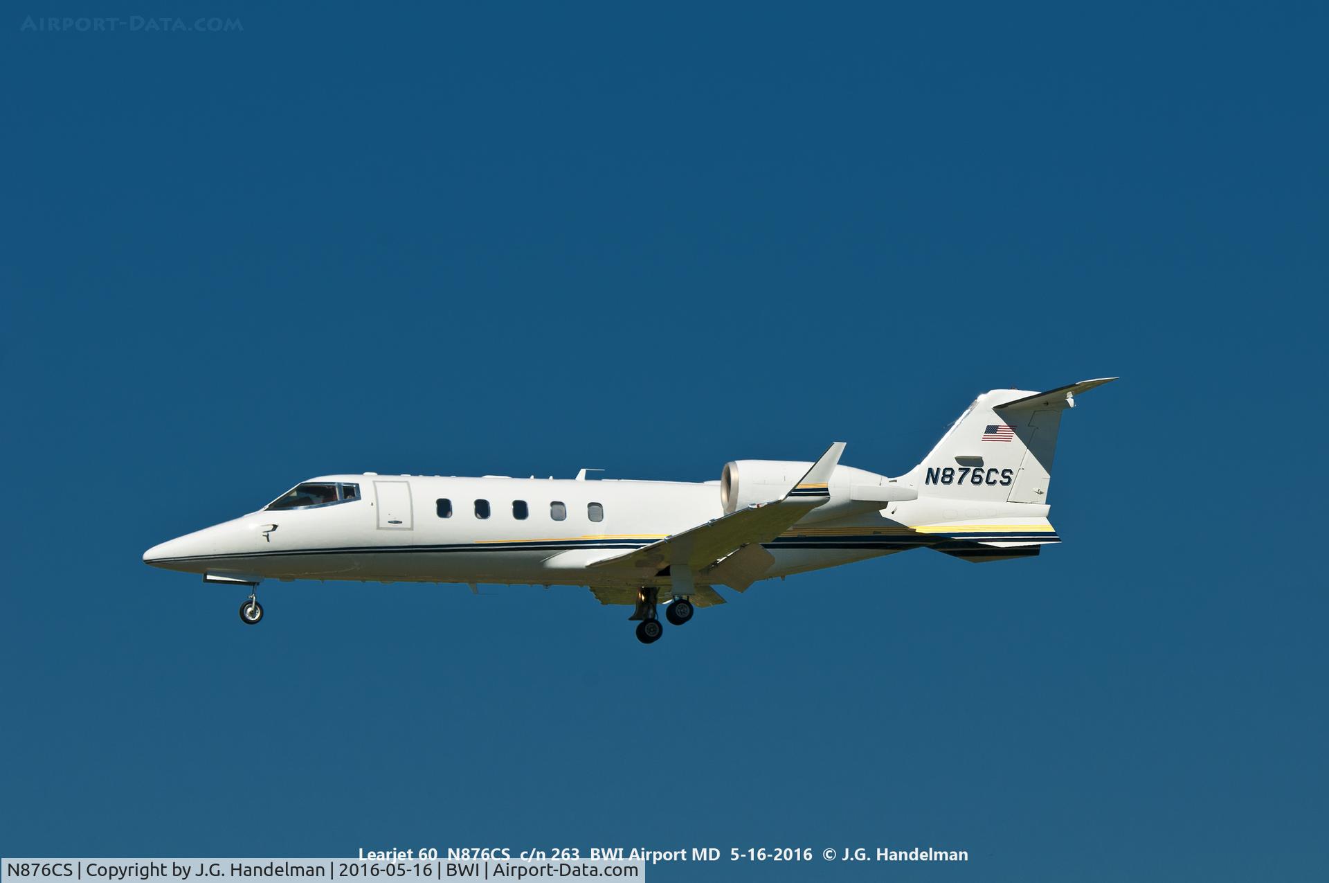 N876CS, 2002 Learjet 60 C/N 263, On final to 33L.