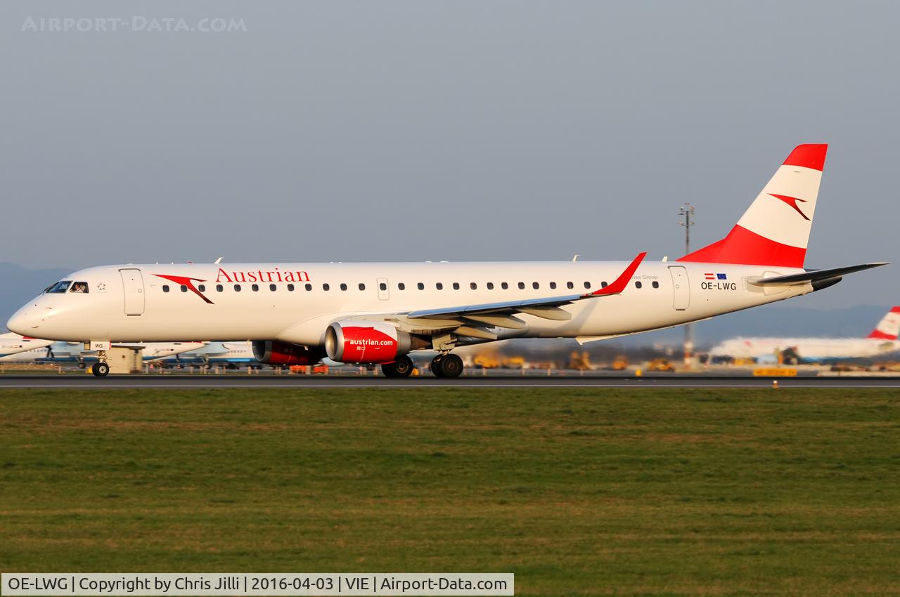 OE-LWG, 2011 Embraer 195LR (ERJ-190-200LR) C/N 19000464, Austrian Airlines
