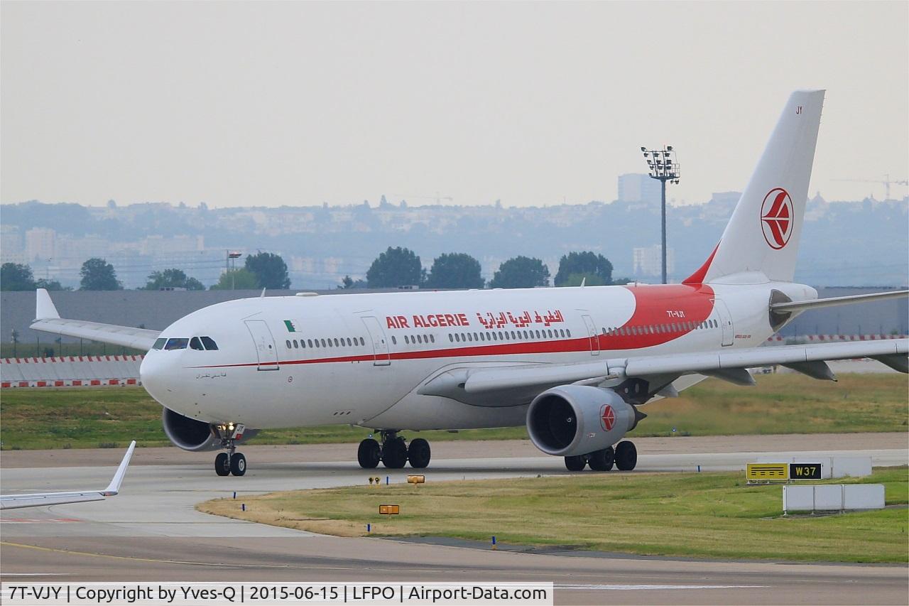 7T-VJY, 2005 Airbus A330-202 C/N 653, Airbus A330-202, Taxiing to holding point Charlie rwy 08, Paris-Orly airport (LFPO-ORY)