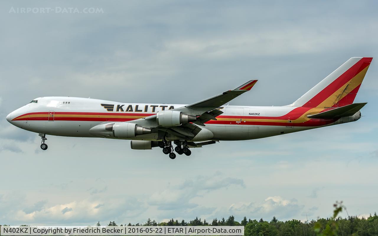 N402KZ, 2005 Boeing 747-481F C/N 34017, on final RW26