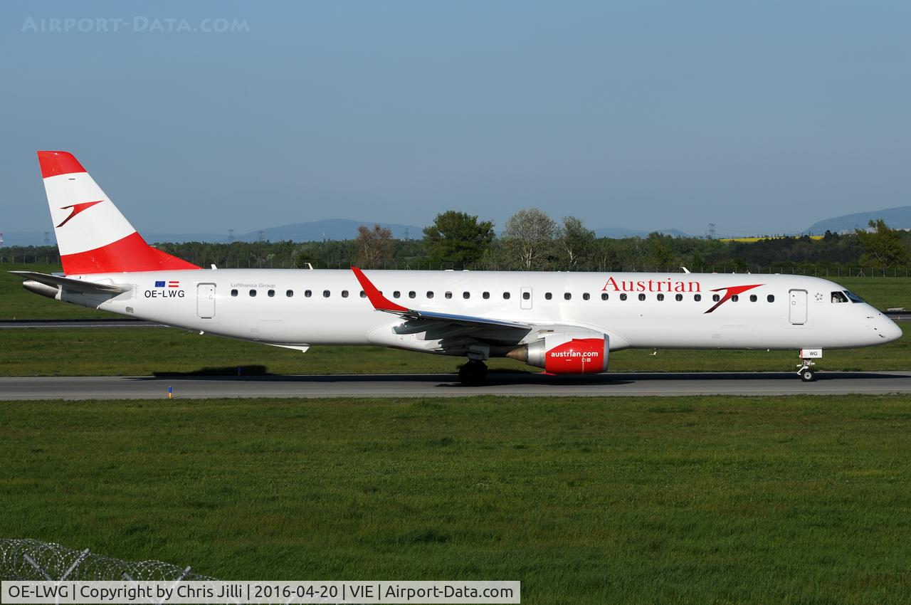 OE-LWG, 2011 Embraer 195LR (ERJ-190-200LR) C/N 19000464, Austrian AIrlines
