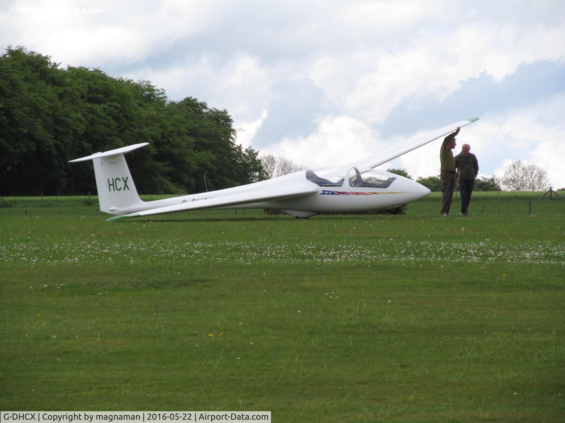 G-DHCX, Schleicher ASK-21 C/N 21541, people tow