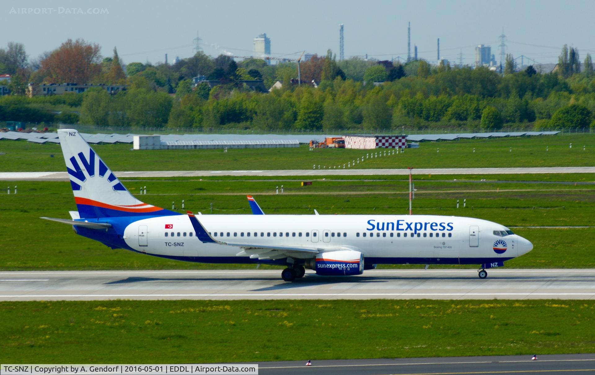 TC-SNZ, 2000 Boeing 737-86N C/N 28616, Sun Express, is here speeding up at RWY 05R at Düsseldorf Int'l(EDDL)