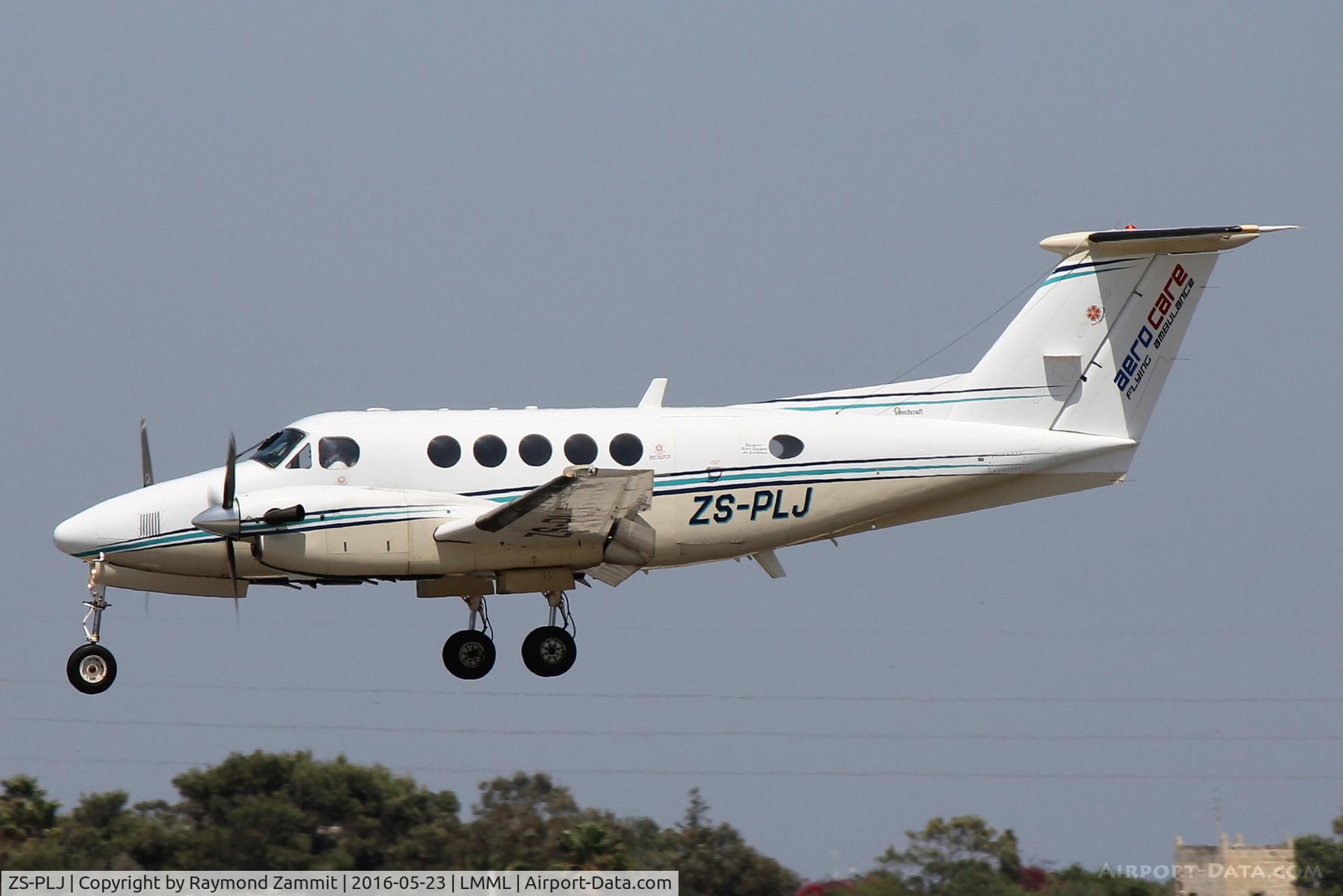 ZS-PLJ, 1991 Beech B200 Super King Air King Air C/N BB-1401, Beech B200 Super King Air ZS-PLJ Aero Care Air Ambulance