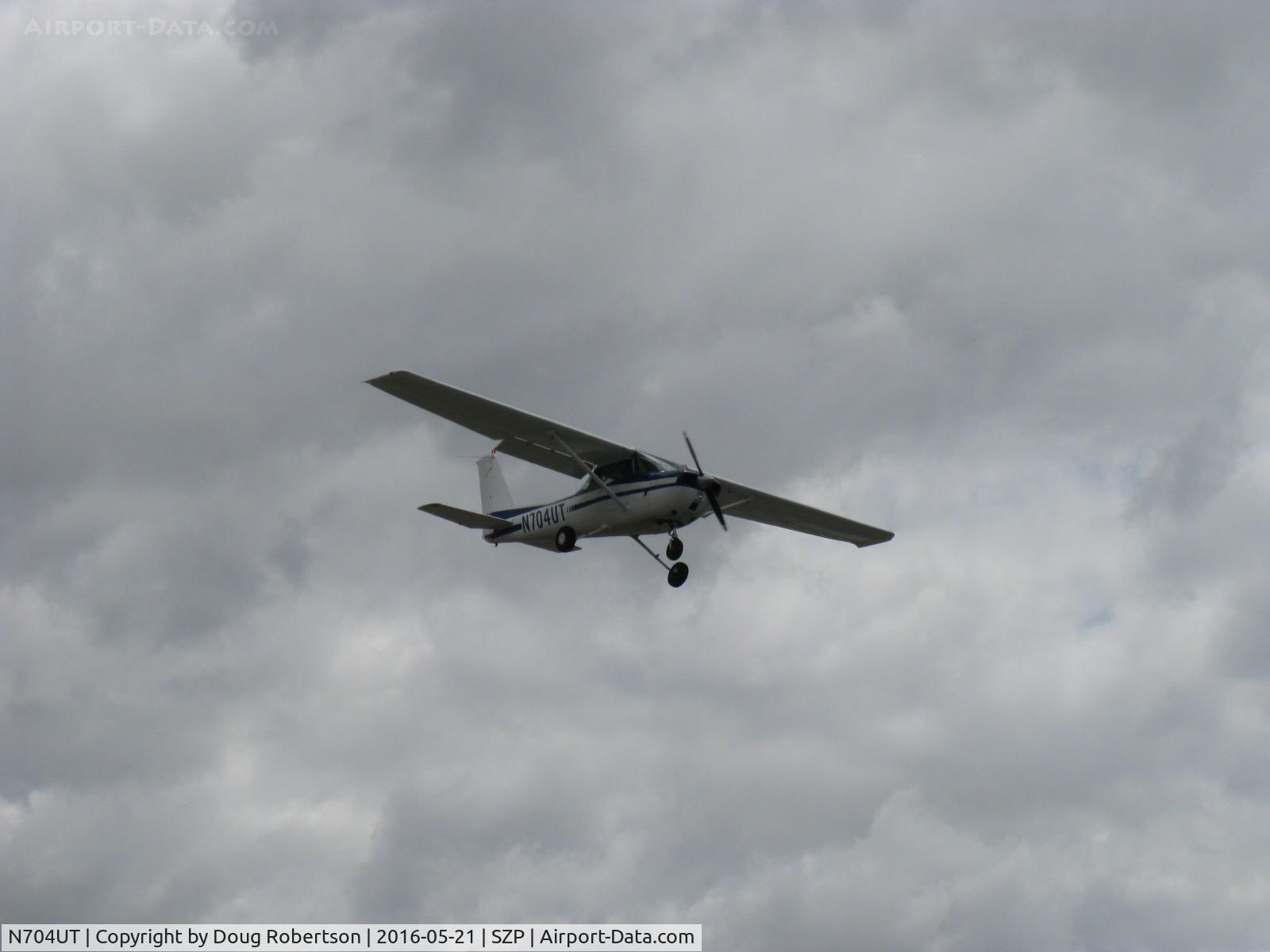 N704UT, 1976 Cessna 150M C/N 15078891, 1976 Cessna 150M, Continental O-200 100 Hp, on final Rwy 22