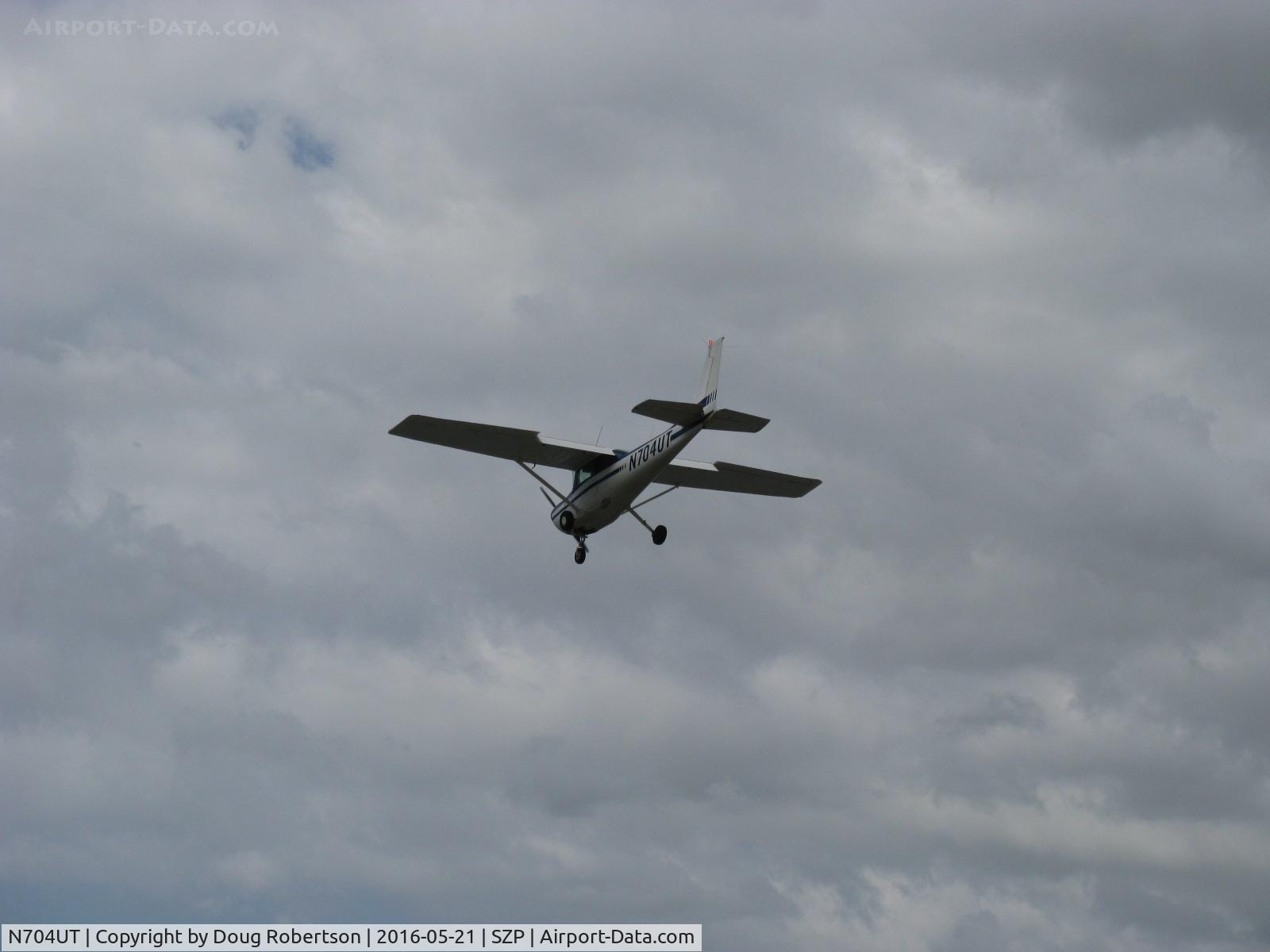 N704UT, 1976 Cessna 150M C/N 15078891, 1976 Cessna 150M, Continental O-200 100 Hp, on final Rwy 22, doing pattern work