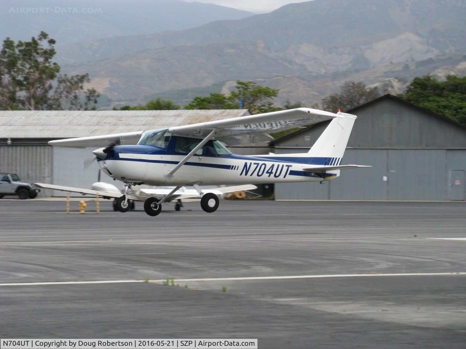 N704UT, 1976 Cessna 150M C/N 15078891, 1976 Cessna 150M, Continental O-200 100 Hp, landing Rwy 22