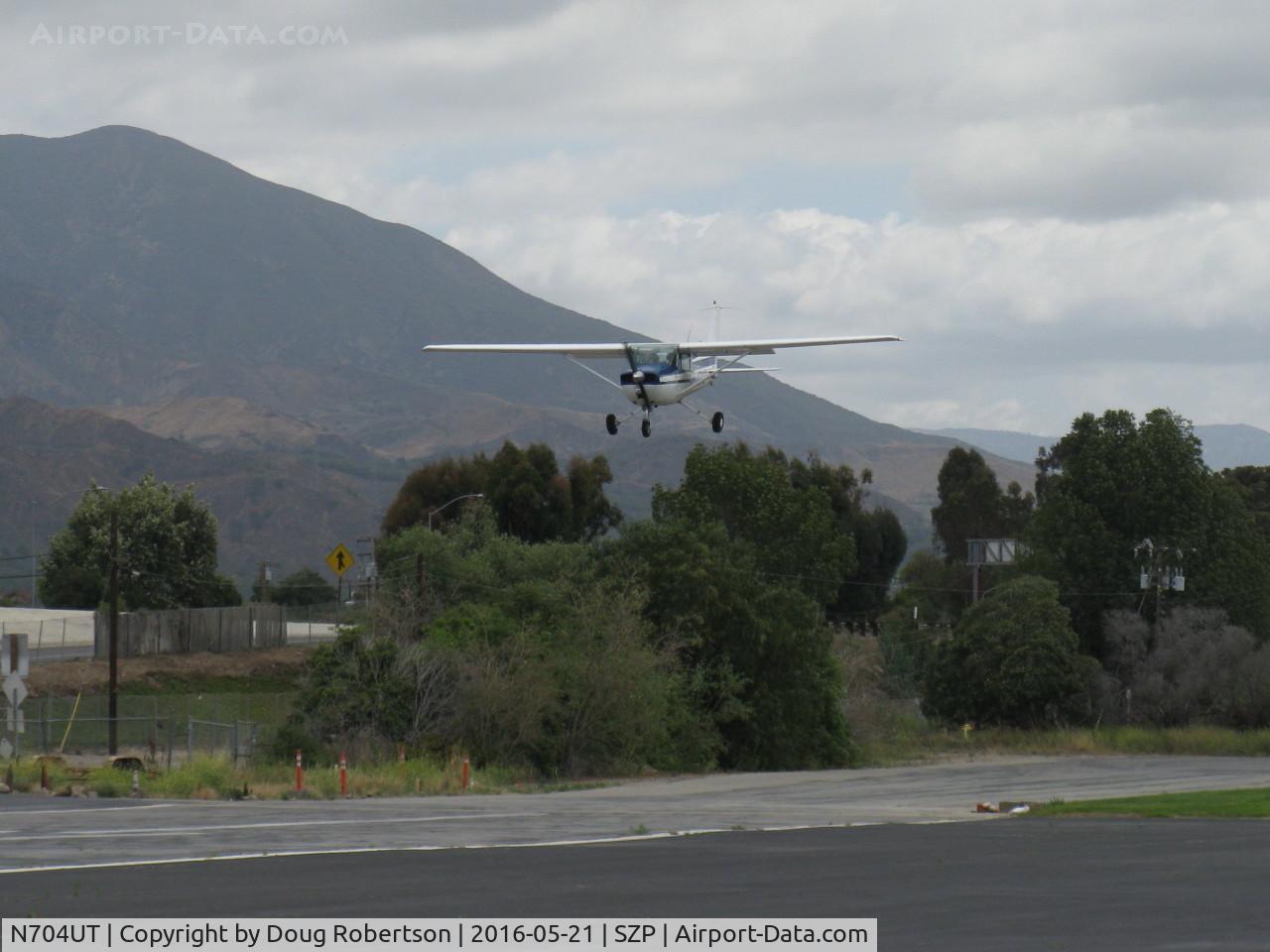 N704UT, 1976 Cessna 150M C/N 15078891, 1976 Cessna 150M, Continental O-200 100 Hp, on final Rwy 22