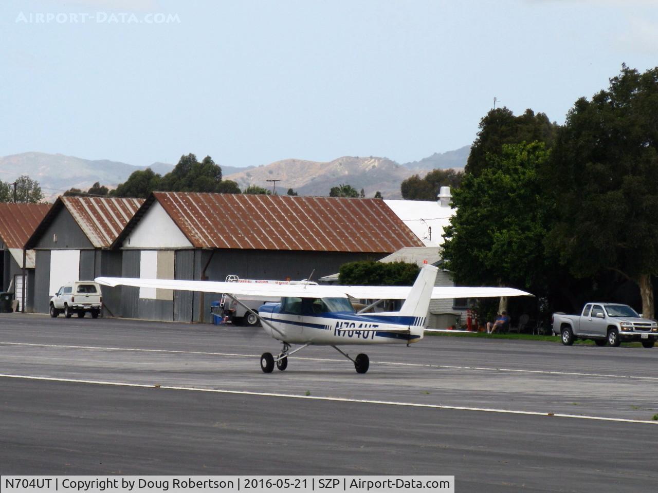 N704UT, 1976 Cessna 150M C/N 15078891, 1976 Cessna 150M, Continental O-200 100 Hp, takeoff roll Rwy 22