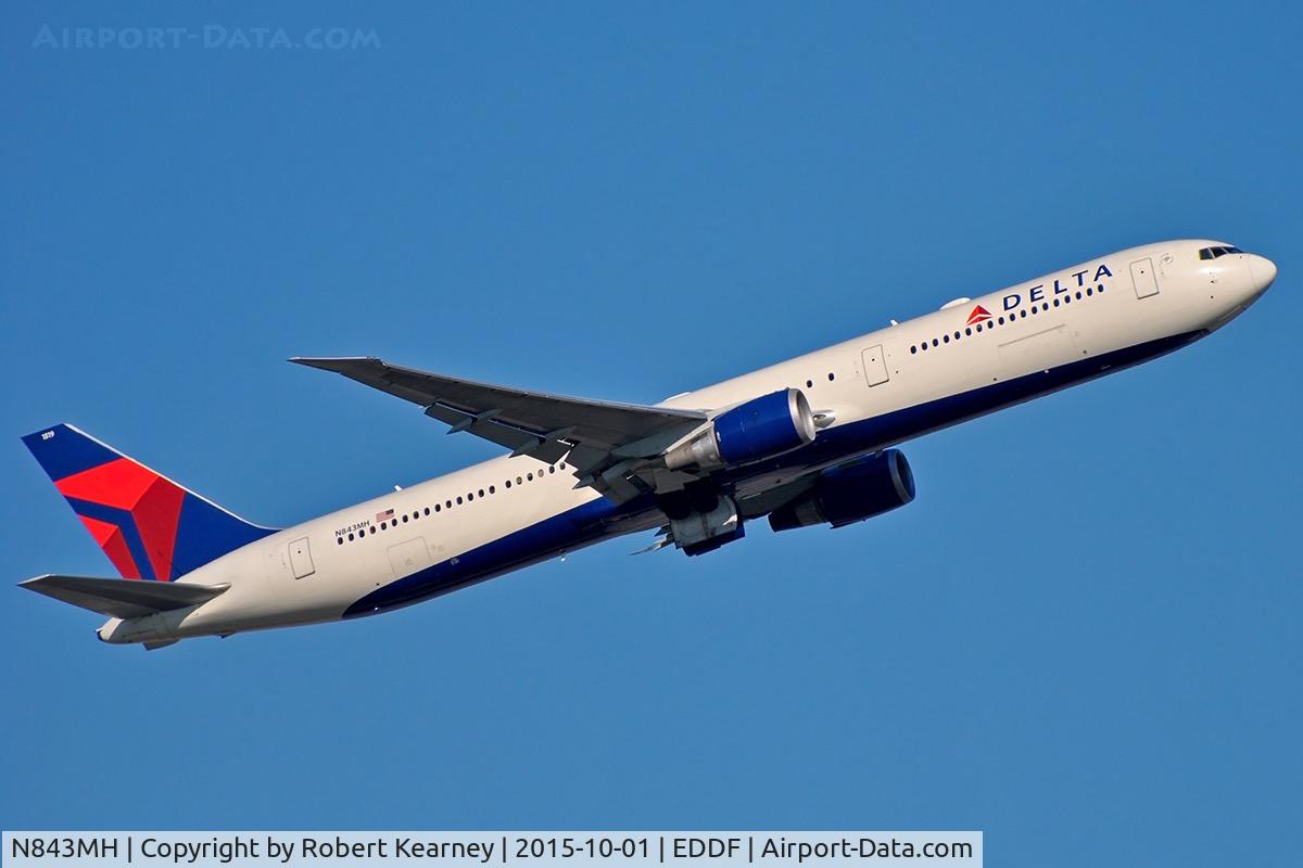 N843MH, 2002 Boeing 767-432/ER C/N 29716, Climbing out of EDDF