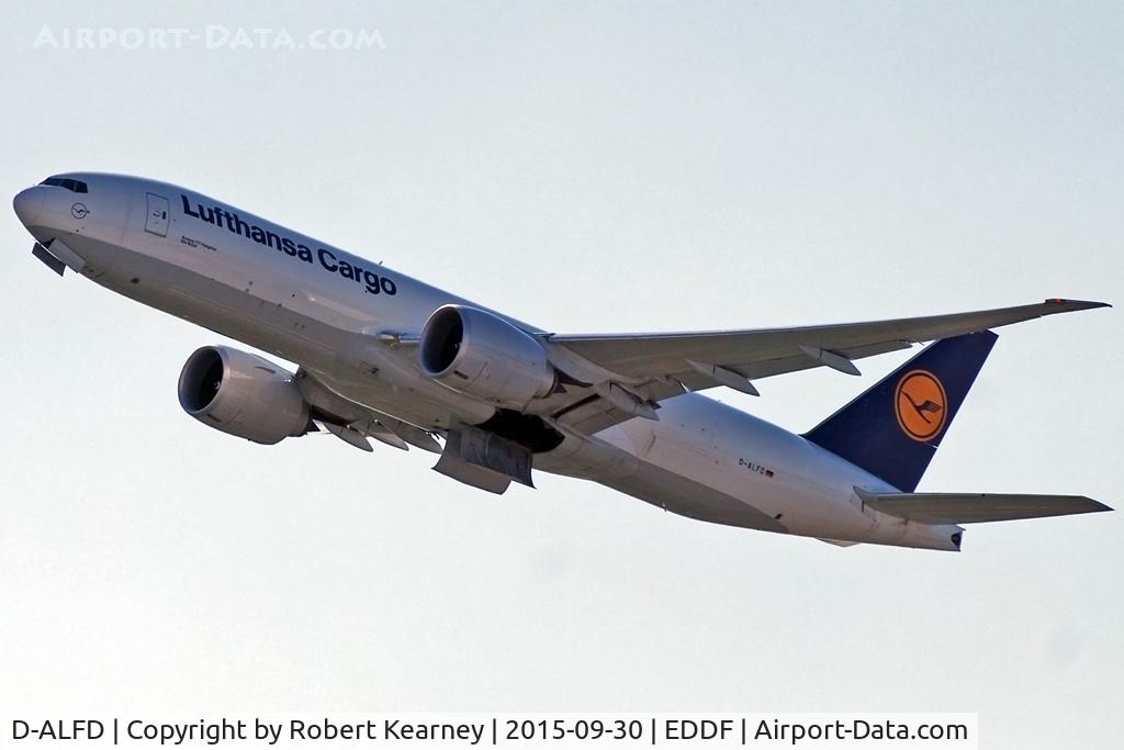 D-ALFD, 2014 Boeing 777-FBT C/N 41677, Climbing out of EDDF