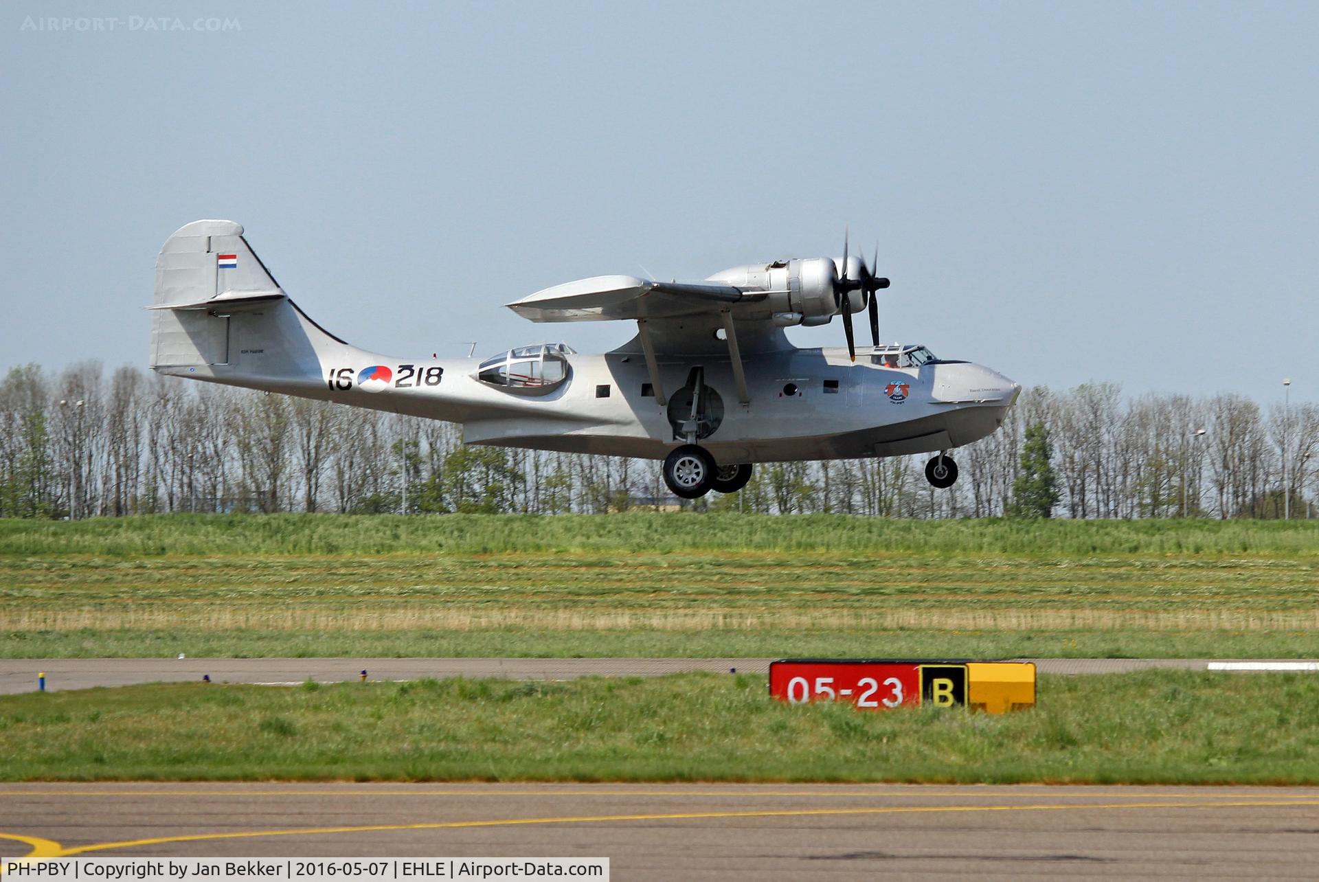 PH-PBY, 1941 Consolidated PBY-5A Catalina C/N 300, Taking off from its homebase for the first commercial flight in 2016