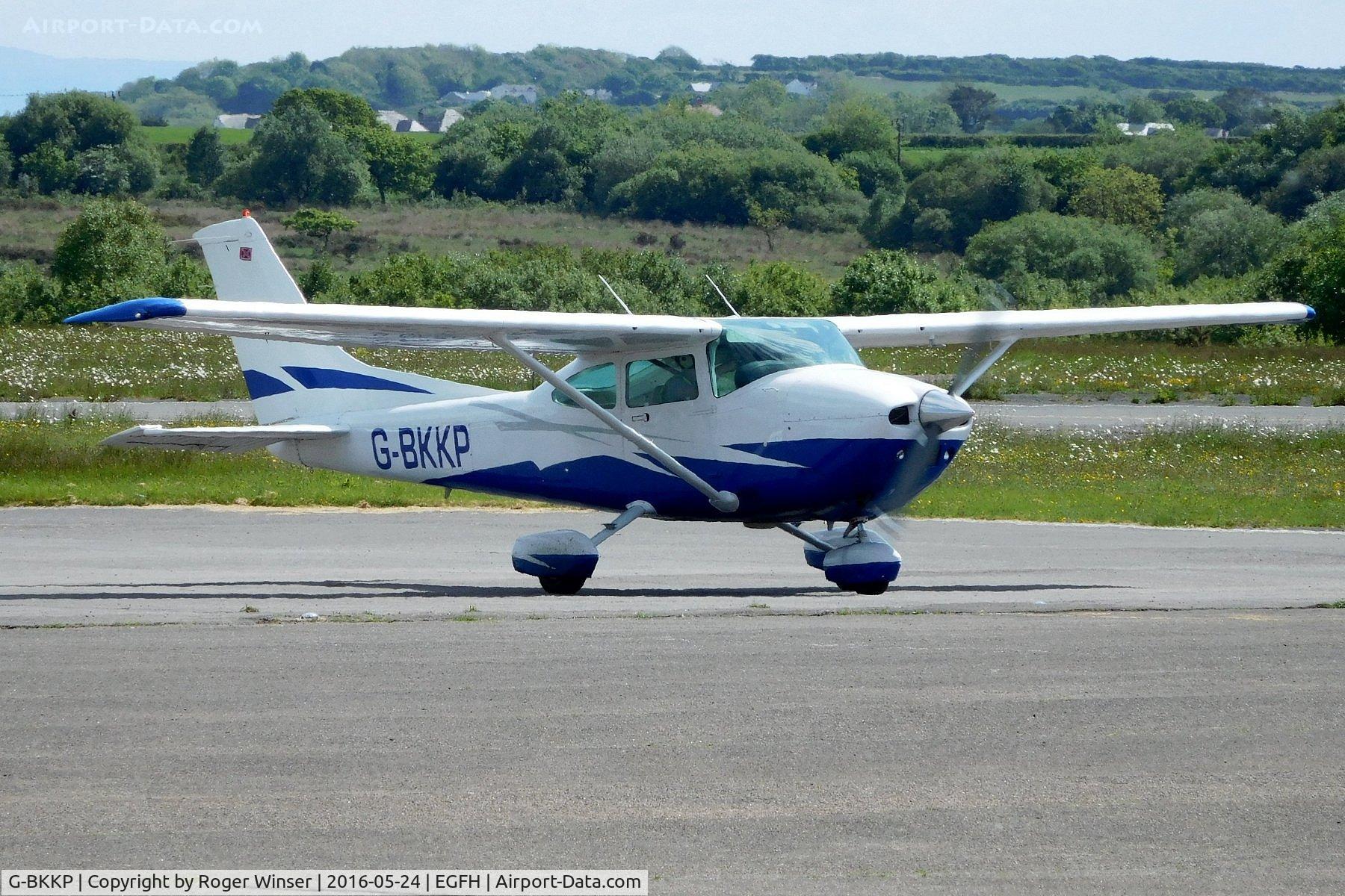 G-BKKP, 1981 Cessna 182R Skylane C/N 182-67968, Visiting Skylane.