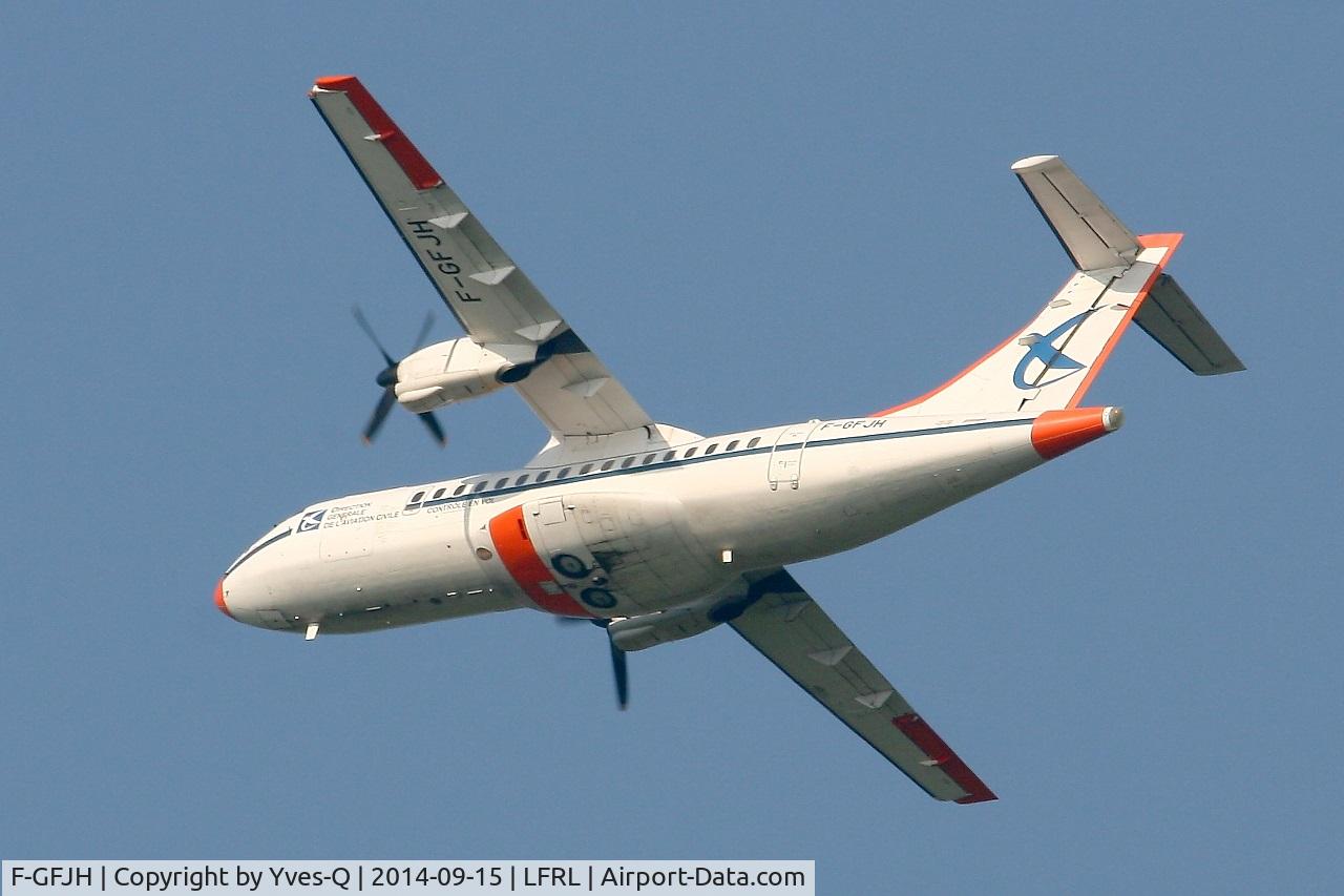 F-GFJH, 1987 ATR 42-300 C/N 049, ATR 42-300, ILS unit calibration, Lanvéoc-Poulmic Naval Air Base (LFRL)