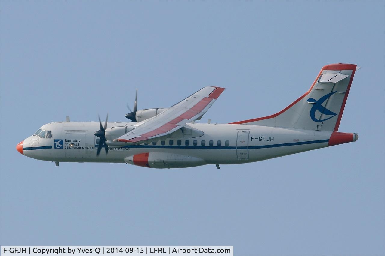 F-GFJH, 1987 ATR 42-300 C/N 049, ATR 42-300, ILS unit calibration, Lanvéoc-Poulmic Naval Air Base (LFRL)