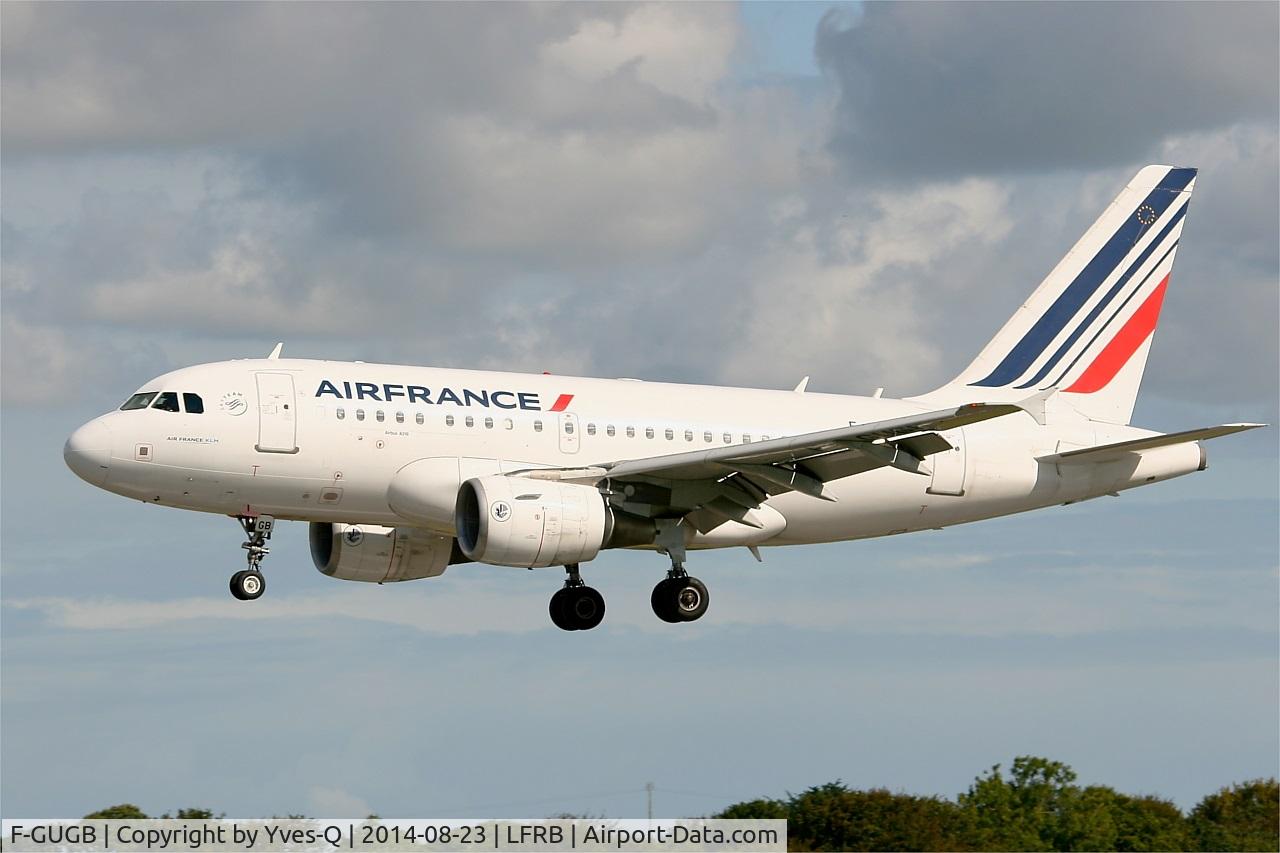 F-GUGB, 2003 Airbus A318-111 C/N 2059, Airbus A318-111, On final rwy 25L, Brest-Bretagne airport (LFRB-BES)