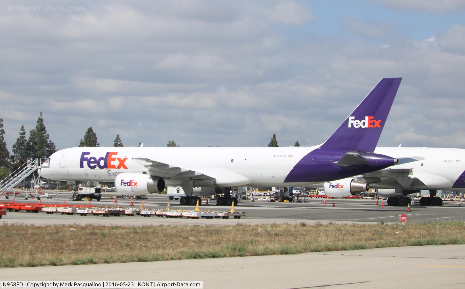 N958FD, 1988 Boeing 757-236ET C/N 24371, Boeing 757-200